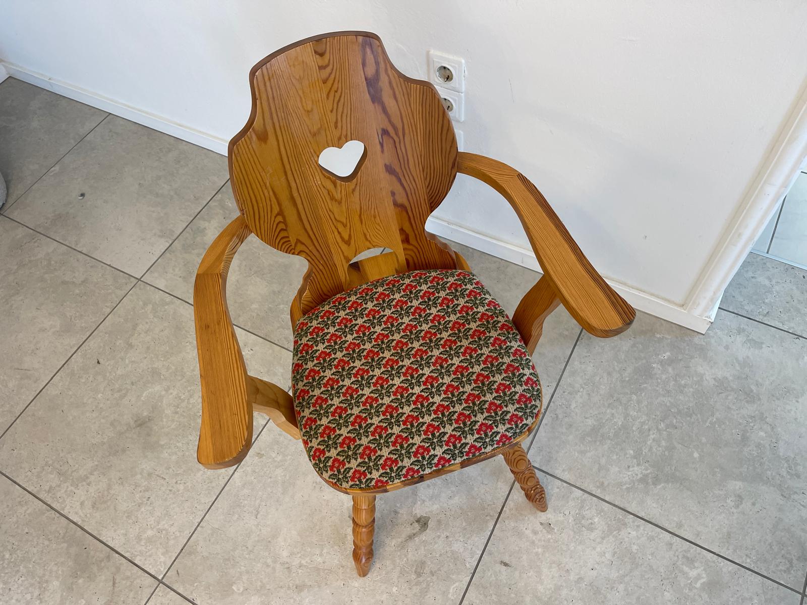 Bäuerlicher Bauernsessel Armlehnstuhl Stuhl Herzerlsessel G1208