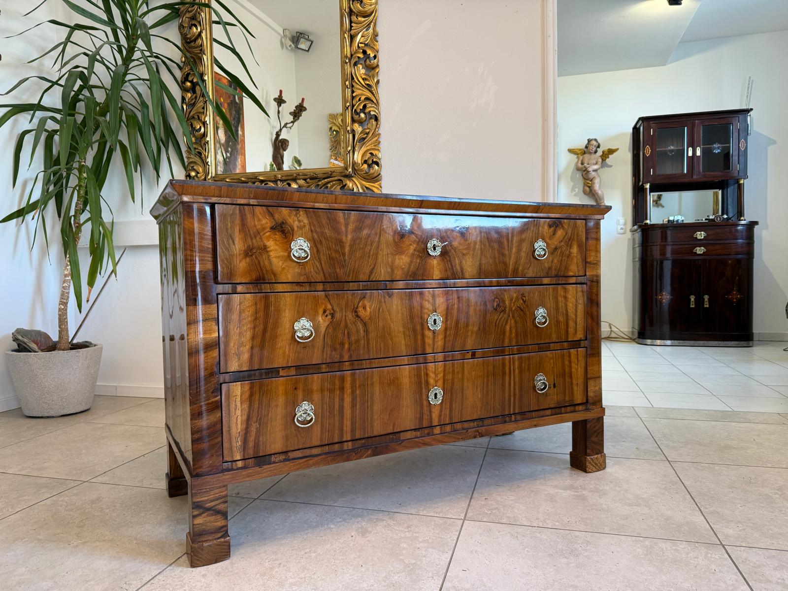 Restaurierte Biedermeier Kommode 3 Ladenkommode Nussholz Antiquität D1173
