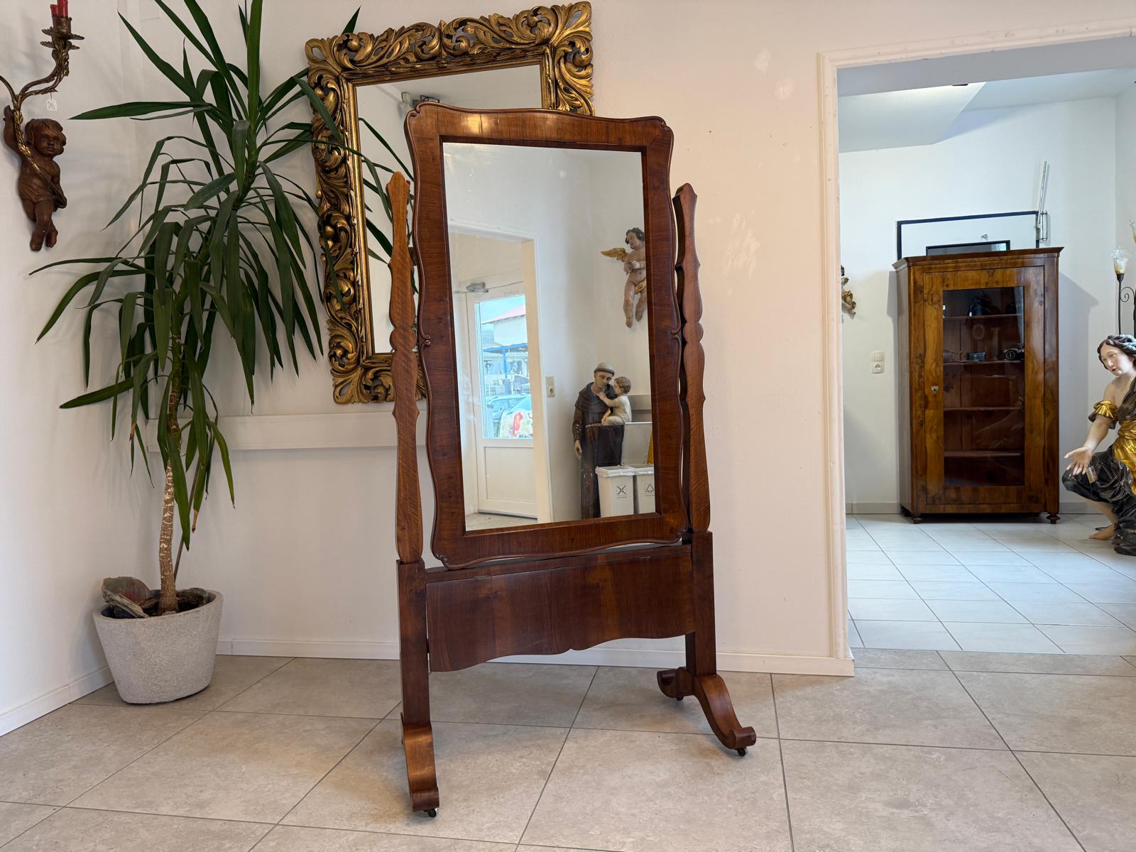 Restaurierter Biedermeier Schneiderspiegel  Nussholz Furniert Antiquität G2266