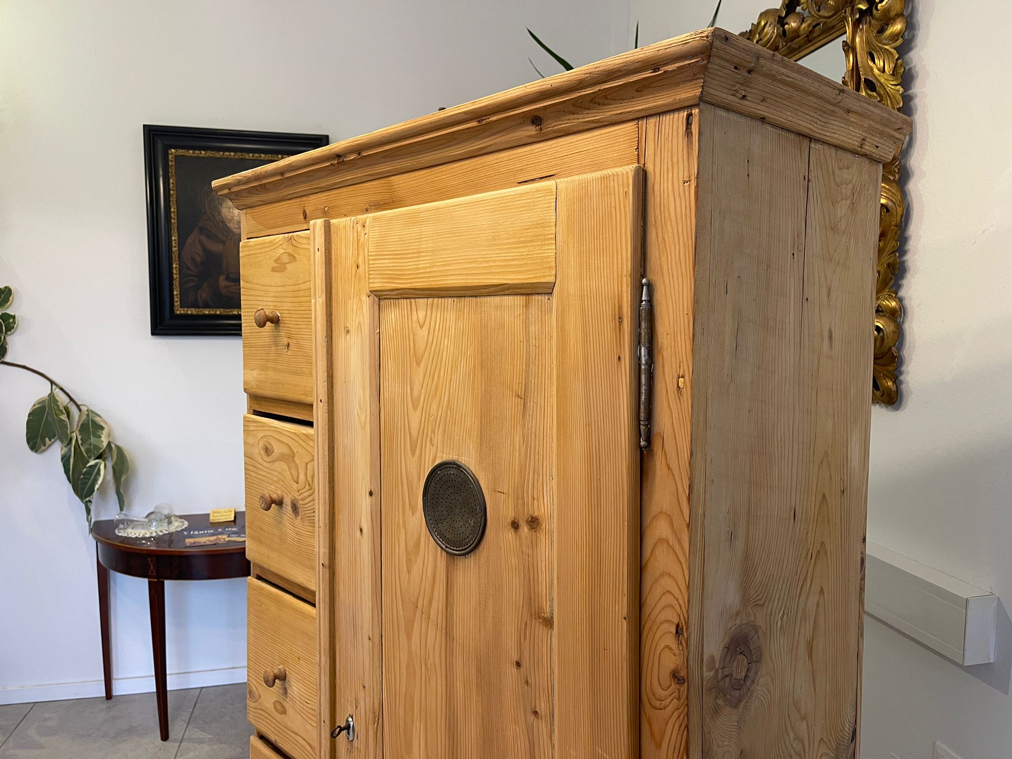 a2491b34-ad99-4a7c-af3f-c7d885fb602b Brotschrank Almerschrank Speiskasten Bauernkasten A5122