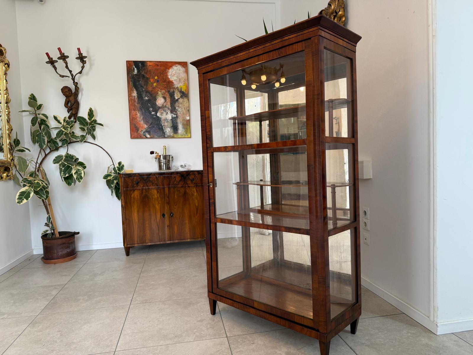 Restaurierte Stilvitrine Biedermeier Glasschrank Bücherschrank G2014