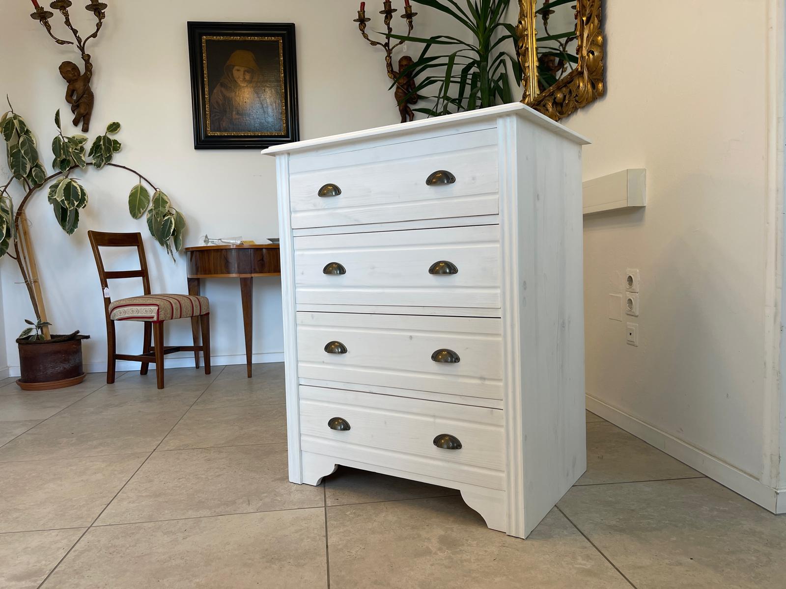 Bäuerliche Anrichte Sideboard Kommode Naturholz Fichtenholz Weiss G1073