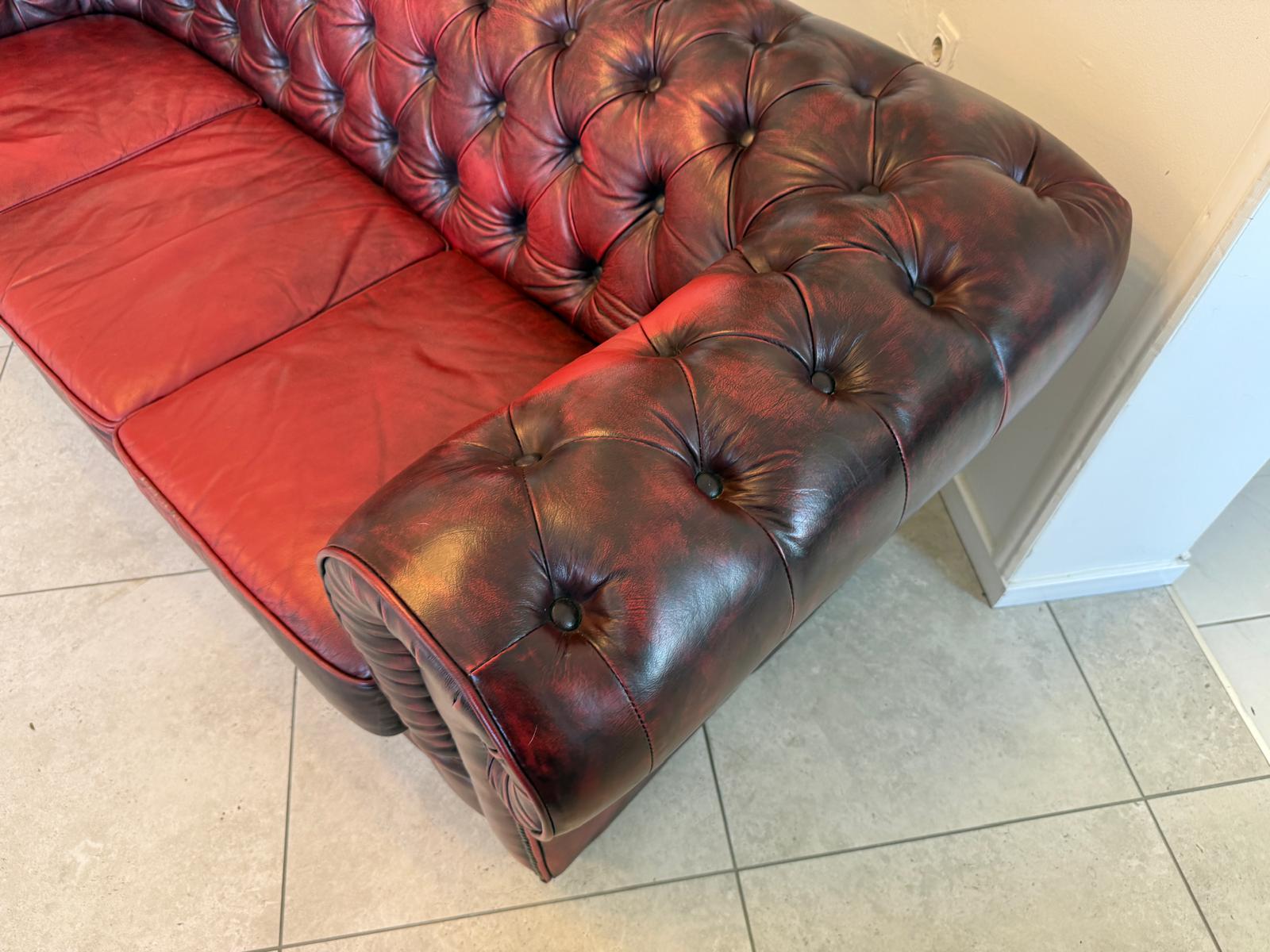 Chesterfield 3er Clubsofa Diwan Couch Oxblood Kultmöbel G2090
