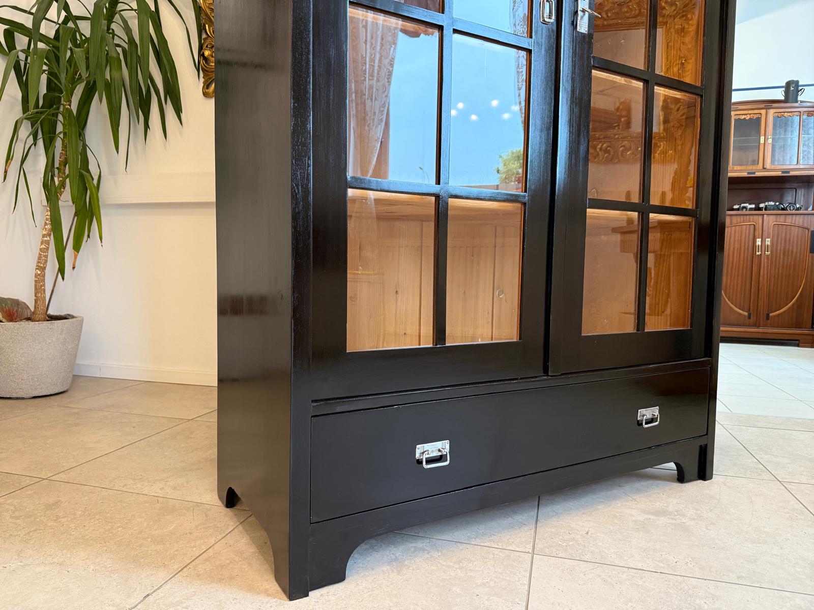 Sale Restaurierte Jugendstil Vitrine Bücherschrank Vitrinenschrank Schwarz Antik G2044