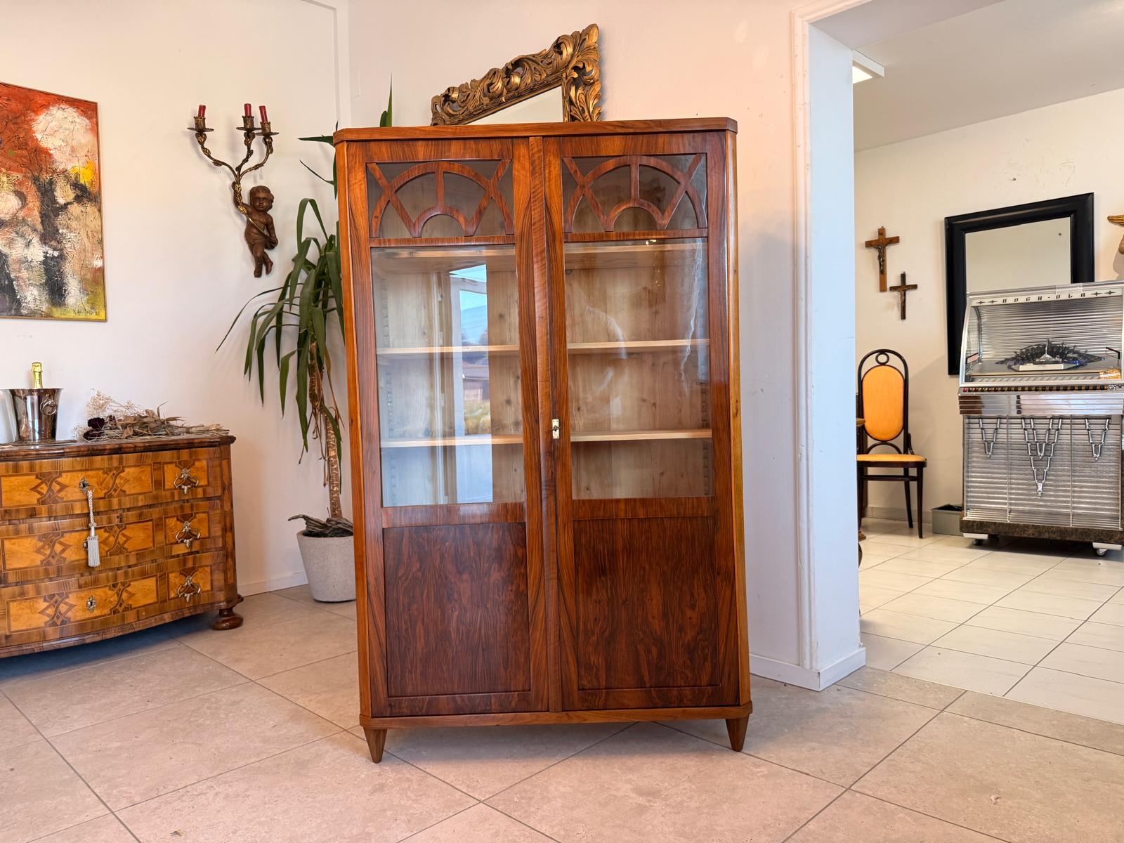 Biedermeier Vitrine Bibliothekschrank Nussholz Restauriert Antiquität D2766