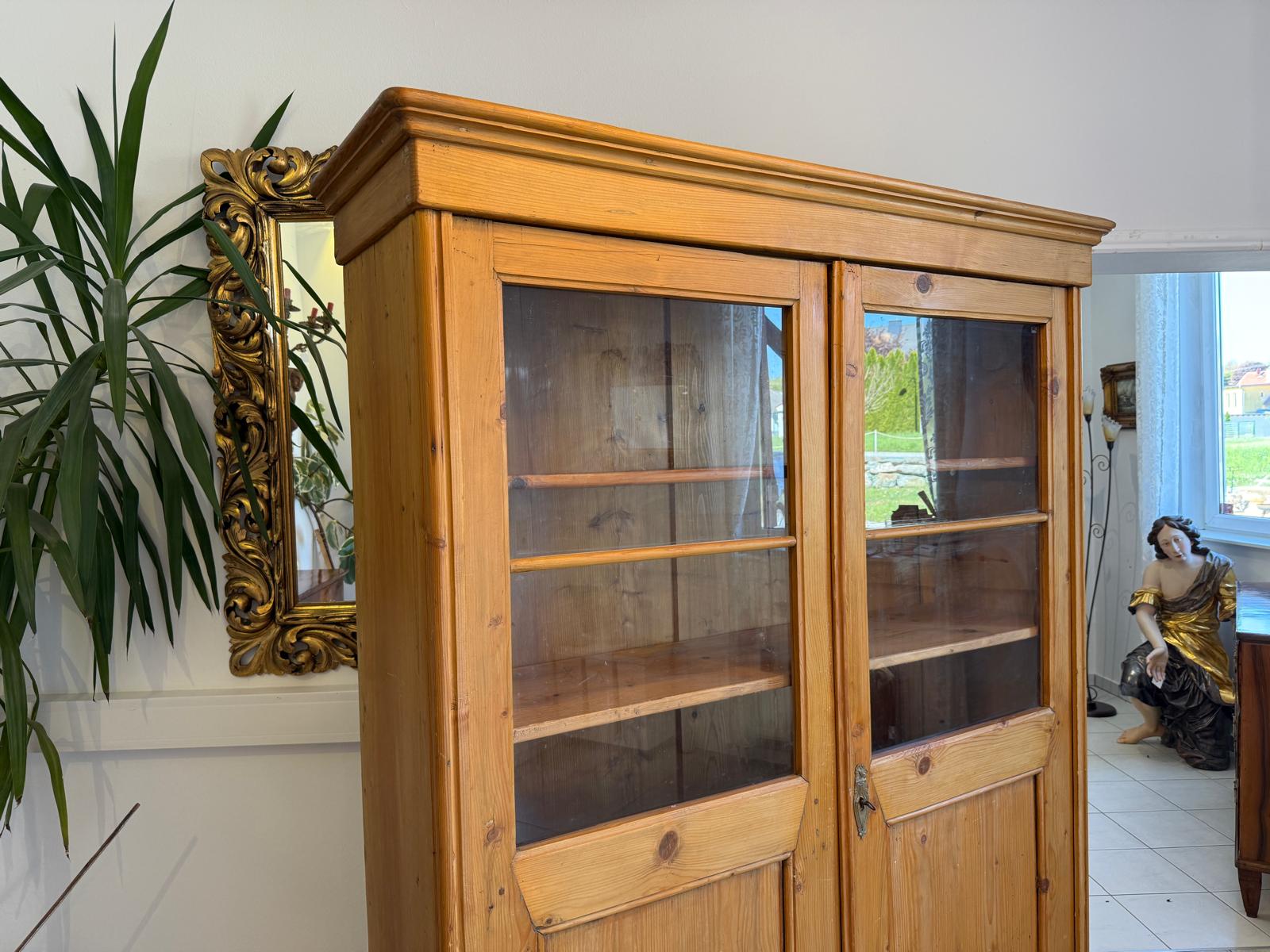 Bäuerliche Vitrine Bauernvitrine Bauernschrank Naturholz Bücherschrank D2402