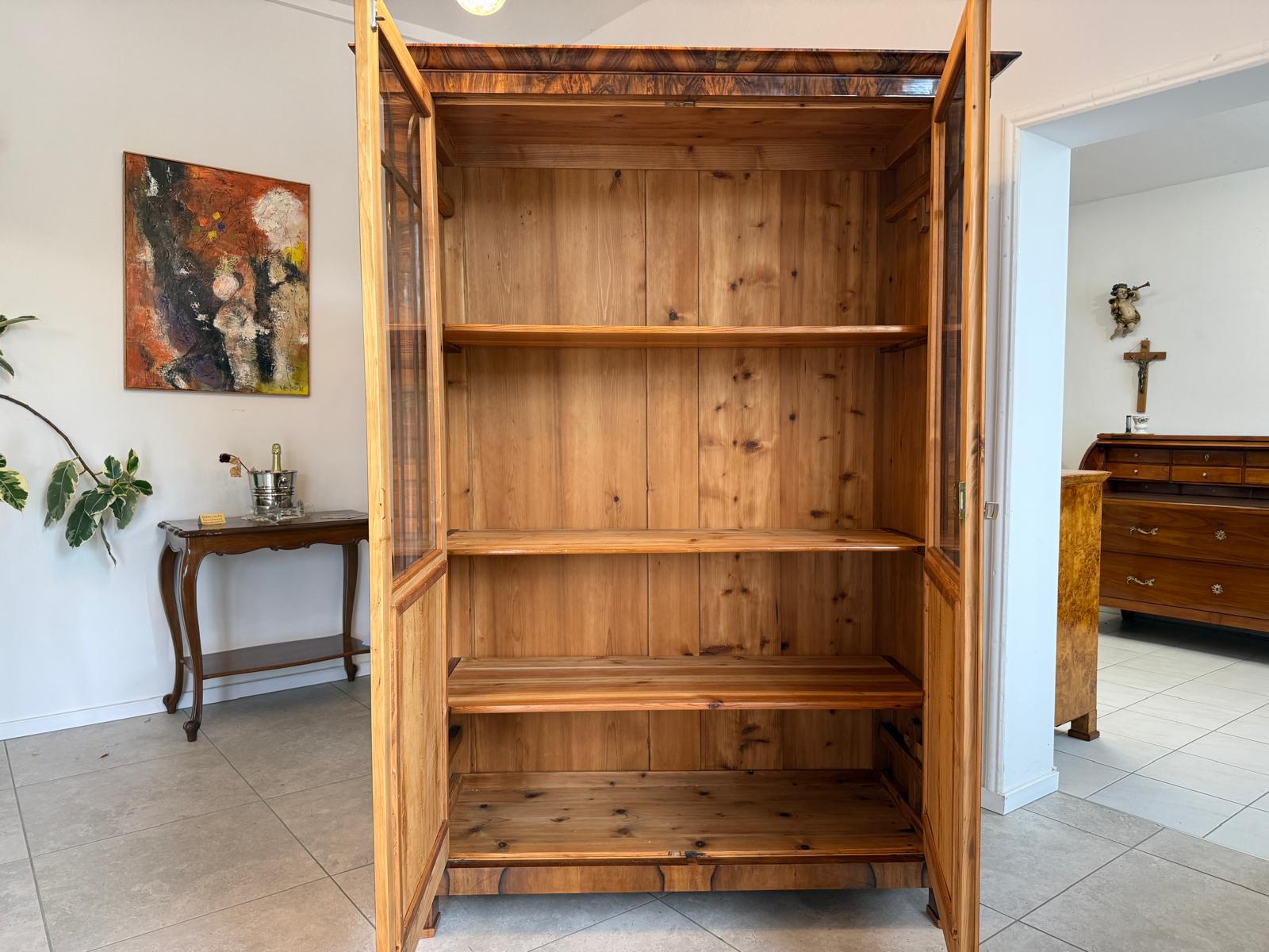 SALE Biedermeier Vitrine Bücherschrank Sammlervitrine Nussholz Antiquität G1813