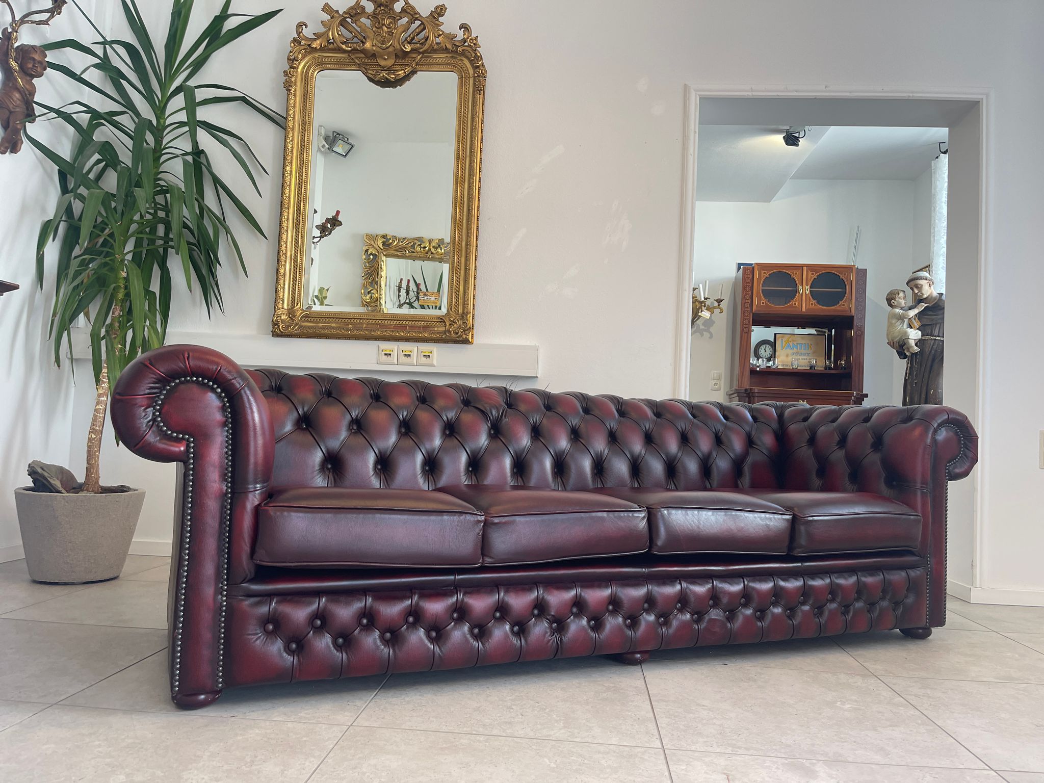c3855e57-8ca1-4aa9-b9cb-d0052c0209d2 Chesterfield 4er Clubsofa Couch Oxblood Red A4479
