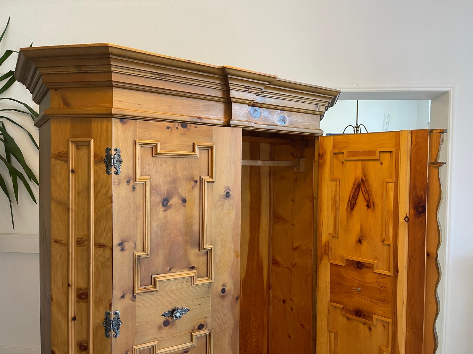 Zirbenholz Schrank Kasten Bauerschrank Kleiderkasten G1097