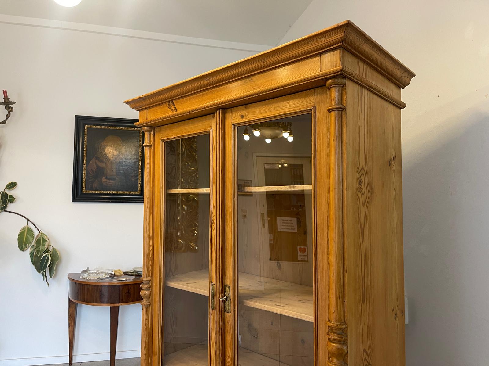 Bäuerliche Vitrine Bauernvitrine Bauernschrank Naturholz Bücherschrank Bauernmöbel G1155