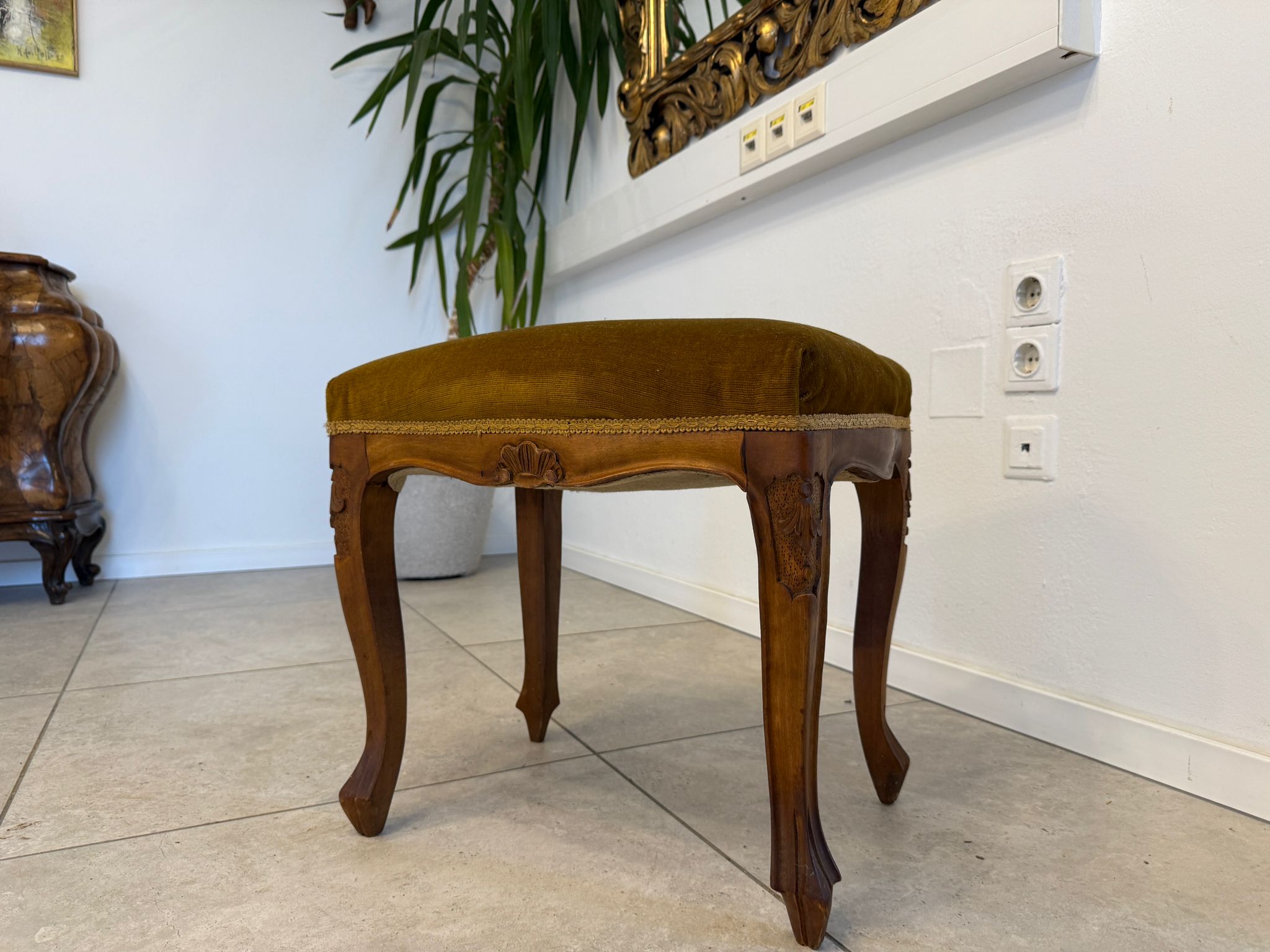 Stilvoller Sitzhocker Hocker Barockstil Fusshocker Schemel D1161