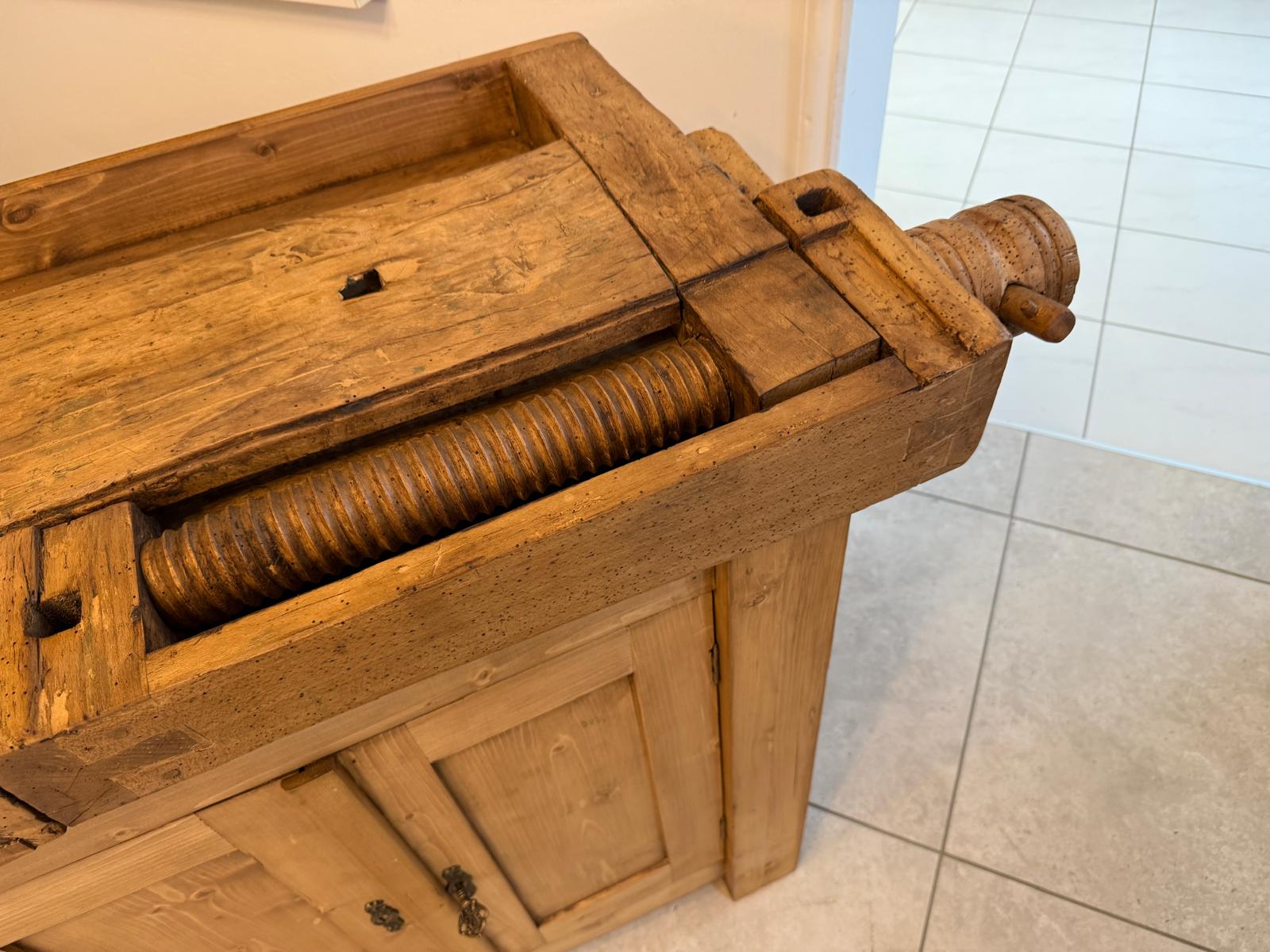 Urige Hobelbank Werkbank Pult Tresen Ladenschrank Antik G2257
