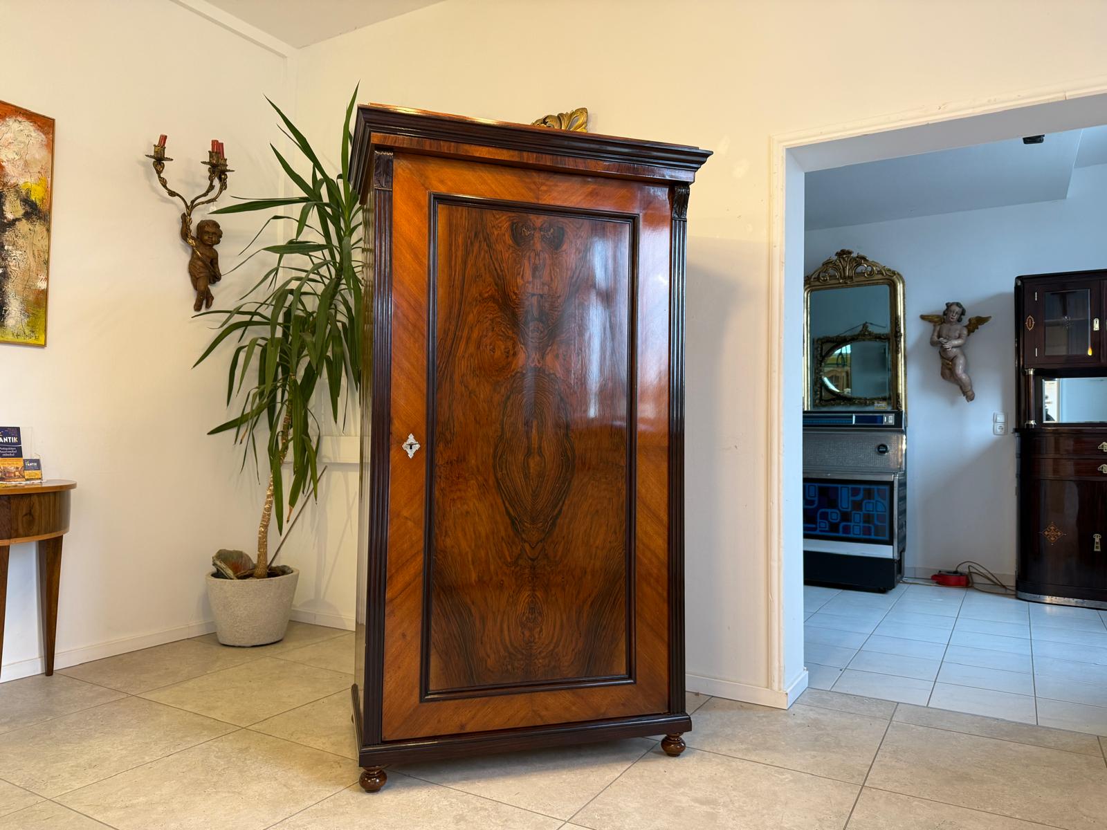Gründerzeit Kleiderschrank Kasten Nussholz Furniert Antiquität D1090