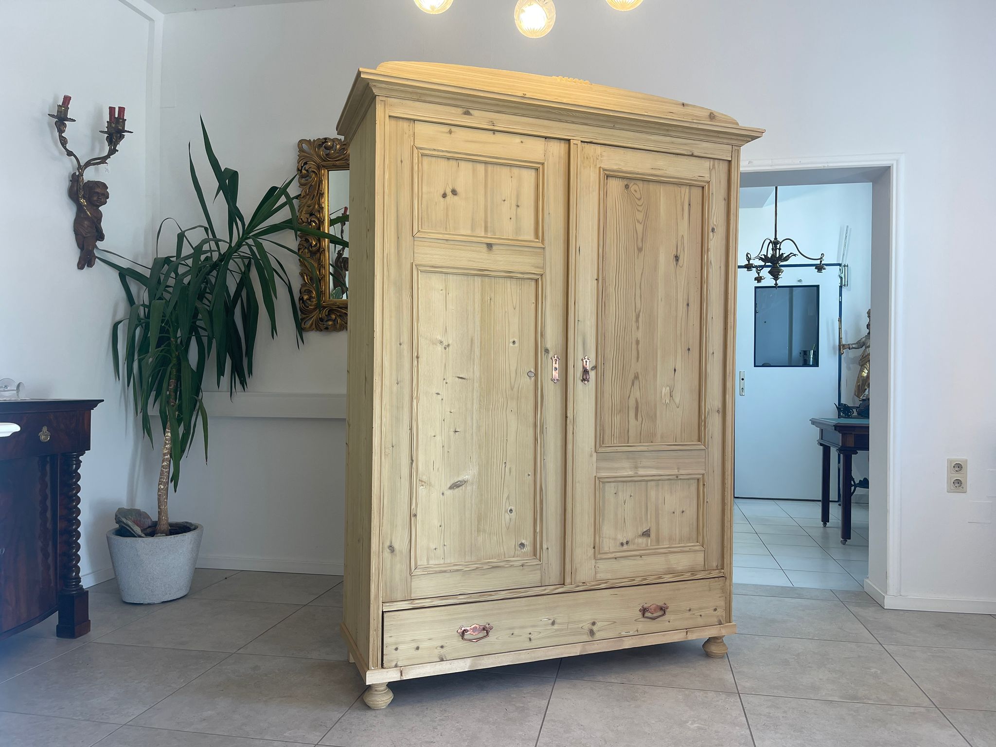 db26769f-2642-4bbb-8c21-9713bbe4453b Antiker Bauernschrank Originaler Jugendstil Naturholzschrank A4967