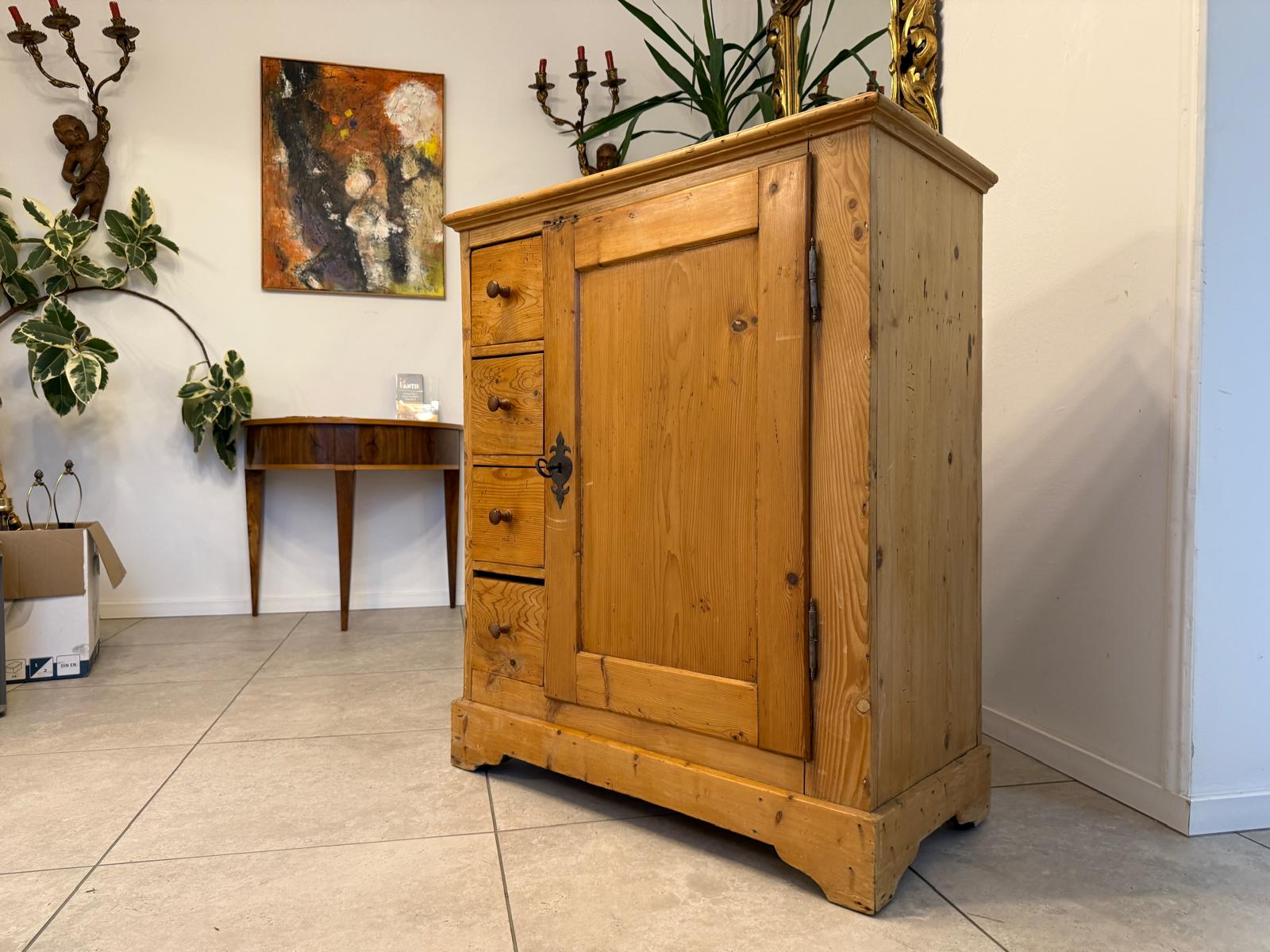 Uriger Biedermeier Brotschrank Almerschrank Speiskasten Bauernkasten G2327