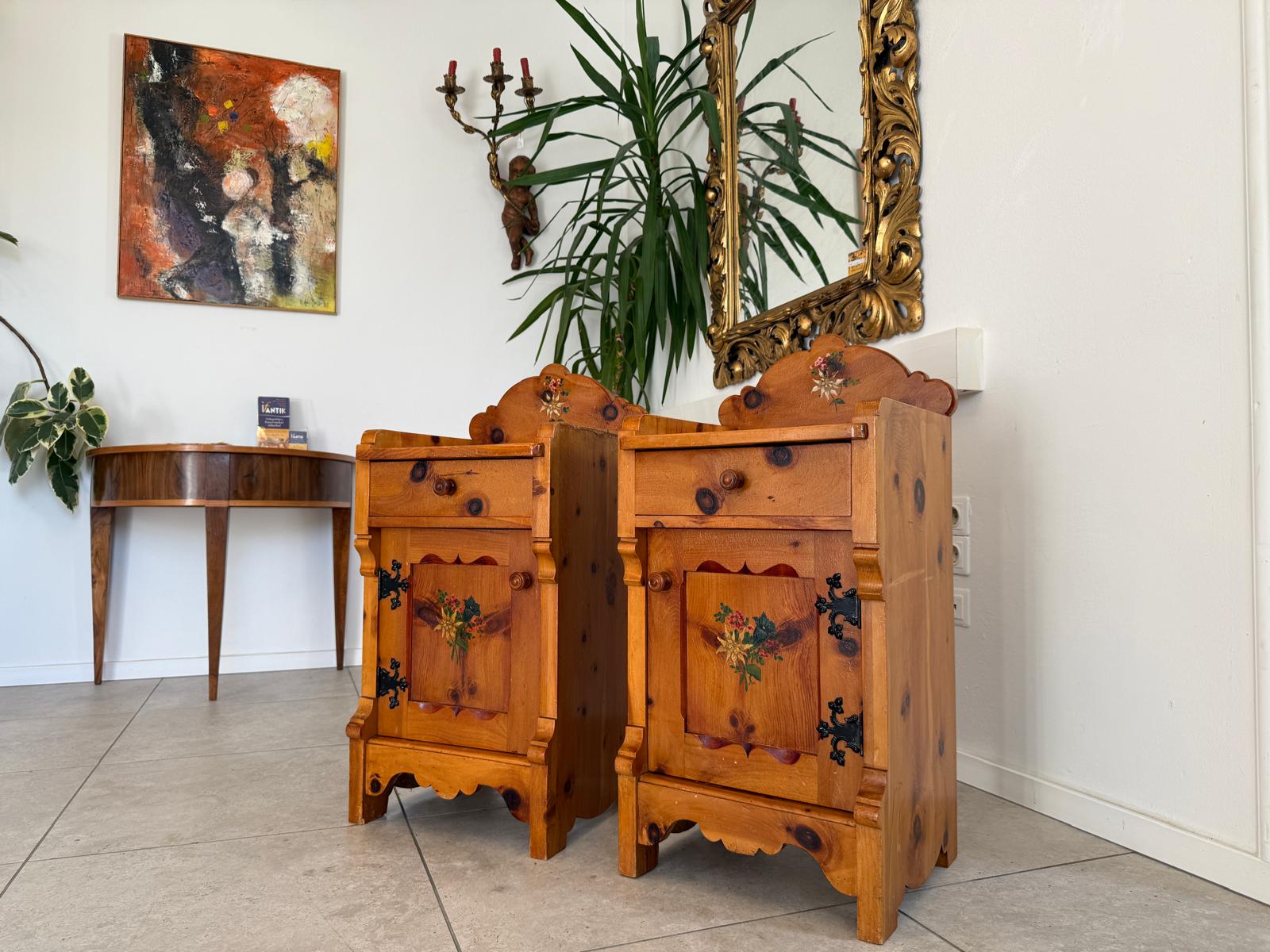 2 bäuerliche Nachtkasterl Naturholzkasterl Zirbenholz G2214