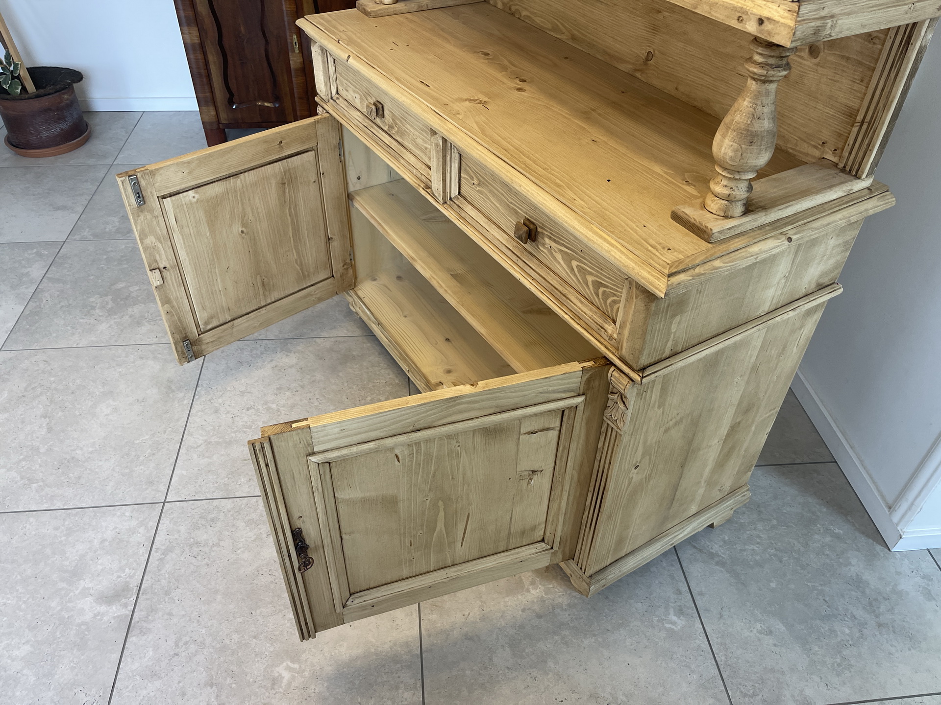 Biedermeier-Barock-13FbG0vSJp6fFub Gründerzeit Küchenkredenz Antike Vitrinenschrank aus massivem Fichtenholz A4077