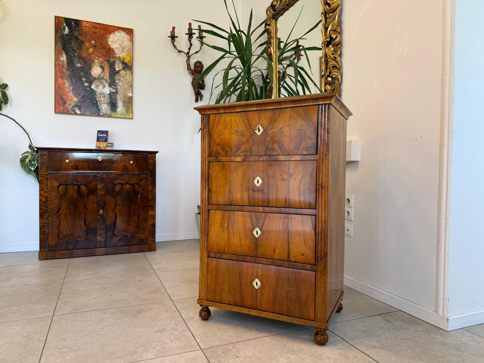 Biedermeier Wochenkommode Nussholz Restauriert D2473