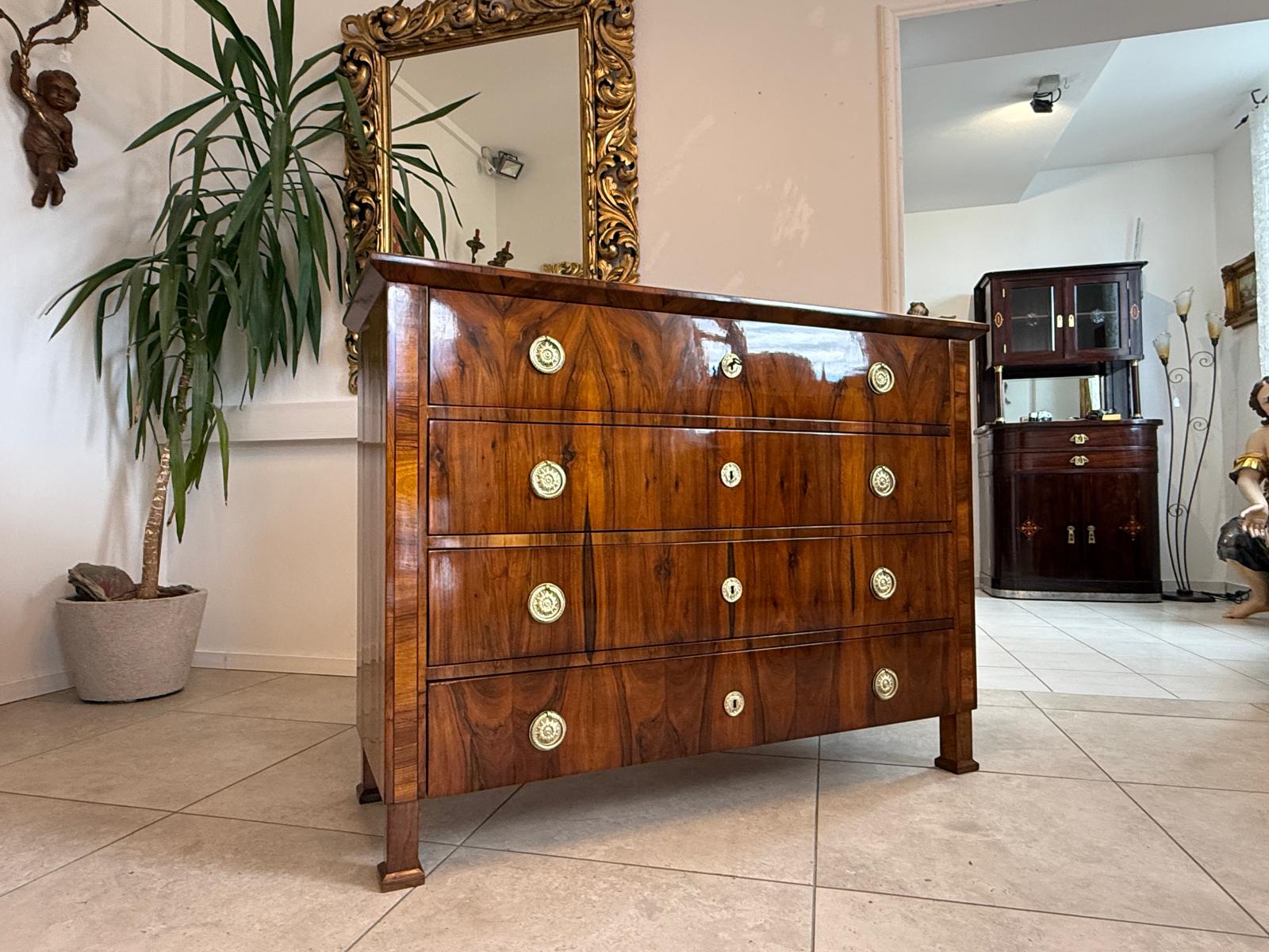 Biedermeier Kommode 4 Ladenkommode Nussholz Antiquität Restauriert D2478