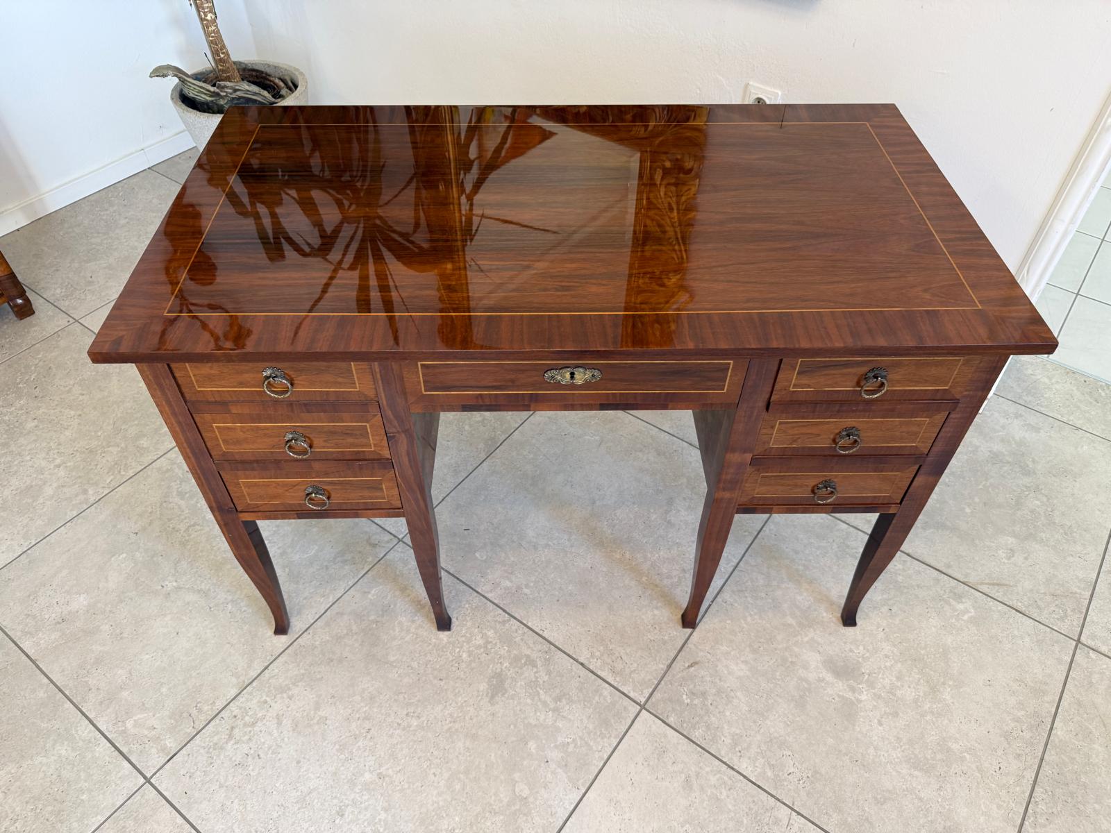 Schreibtisch Biedermeier Stil Sekretär aus Nussholz Furnier D2914