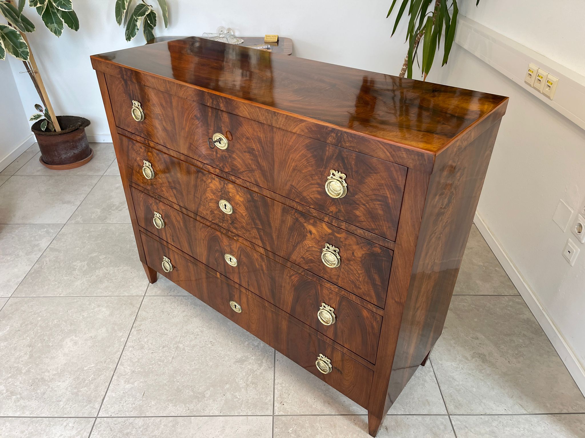 Restaurierte Biedermeier Kommode Sale Antiquität Nussholzfurnier G1681