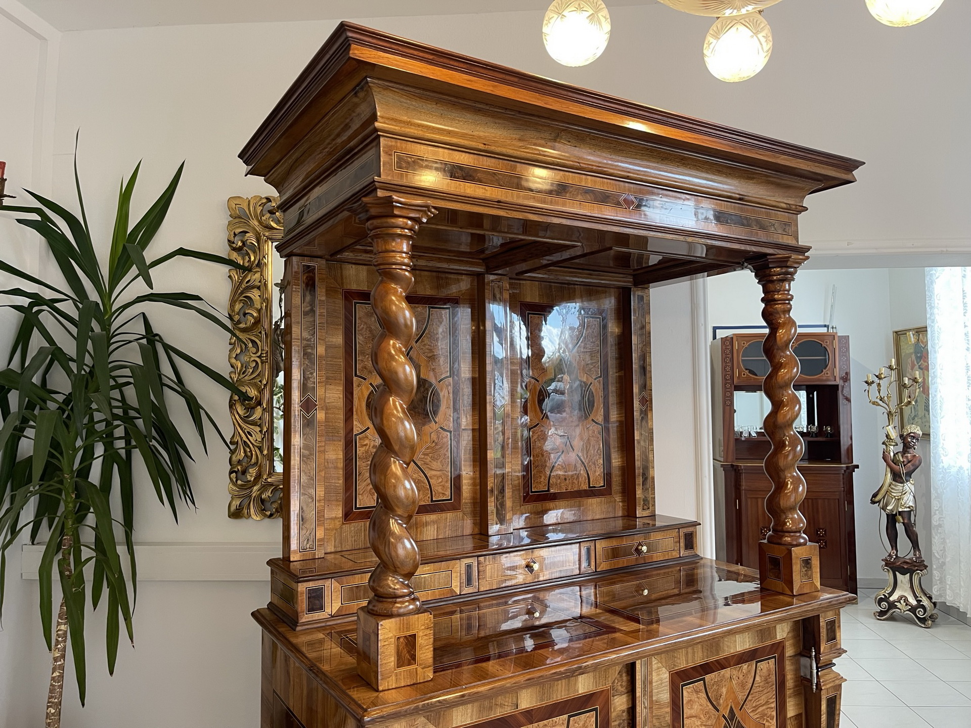 bauernschrank-bauernmoebel_136 Barock Sekretär Tabernakel Antiquität Stollenschrank mit Vollsäulen B1636