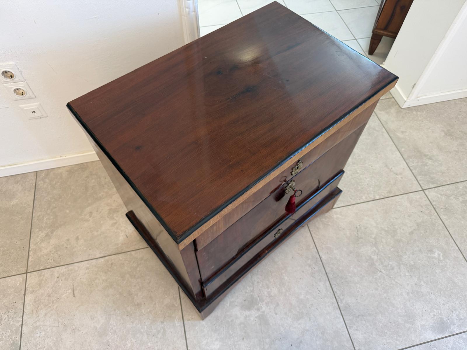 Biedermeier Kommode 3 Ladenkommode Nussholz Antiquität D2760