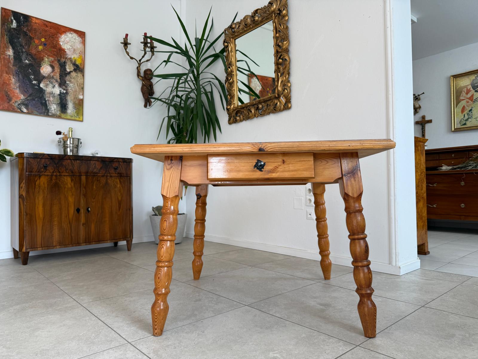 Einfacher Bauerntisch Teilmassiv Esstisch G1887