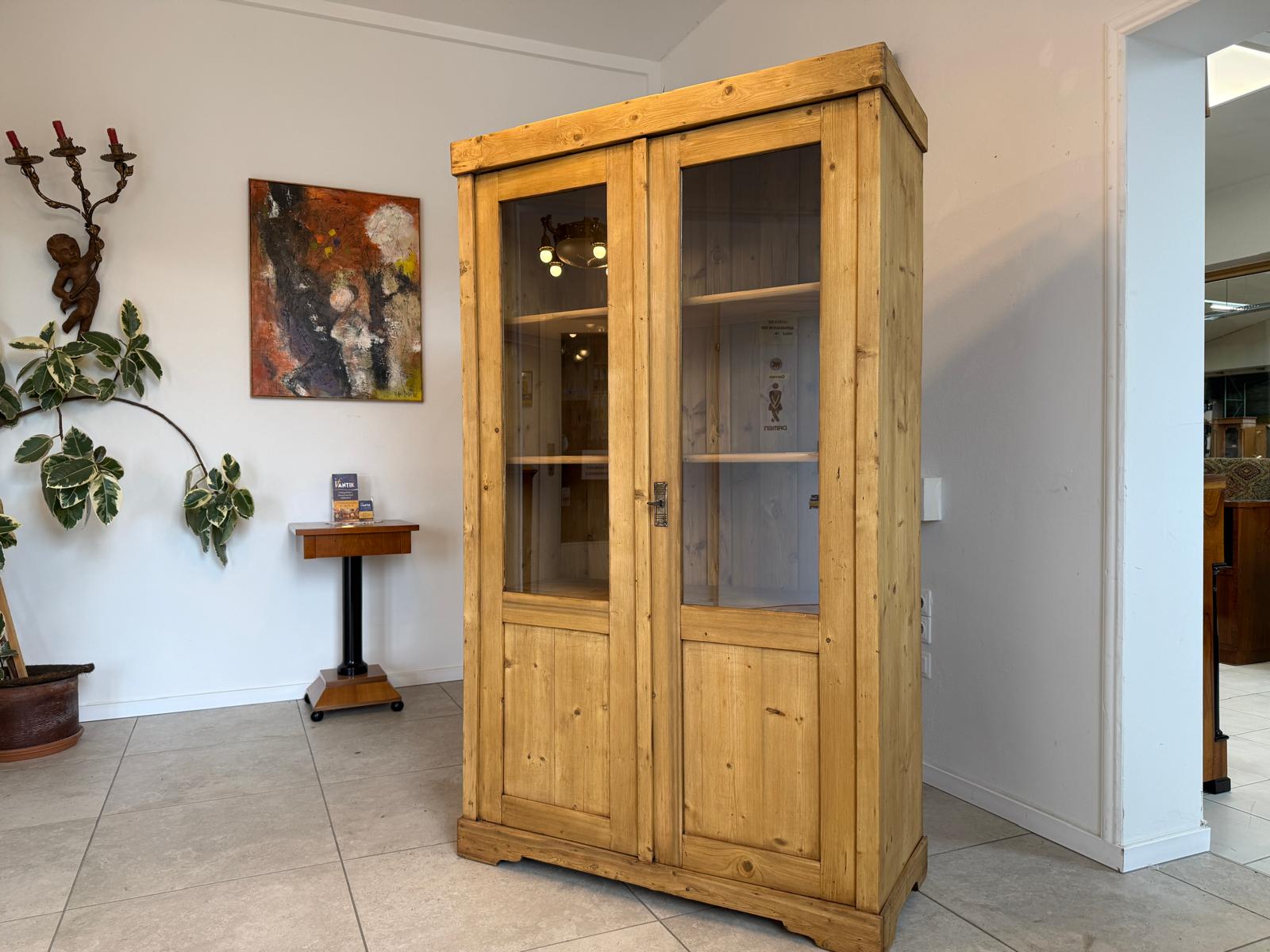 Antike Weichholz Bauernvitrine Vitrine Naturholz Glasvitrine Alte Bauernmöbel D2283