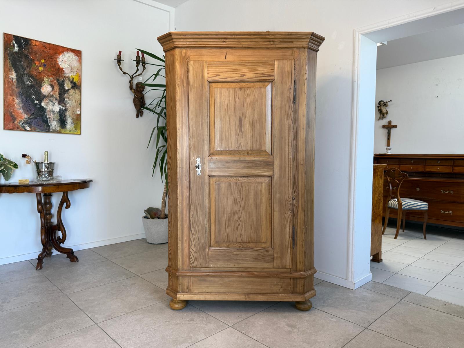 Sale originaler restaurierter Biedermeier Bauernschrank Naturholzschrank G1794