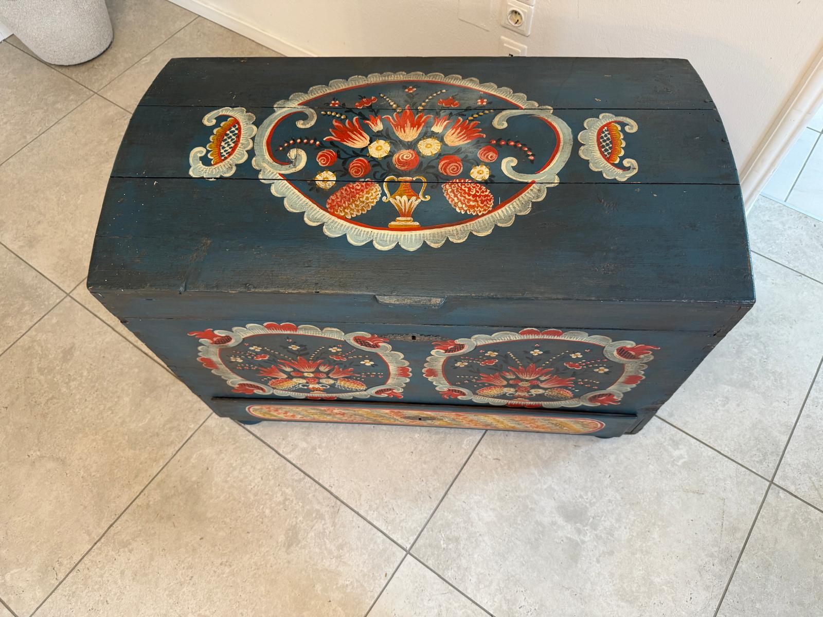 Urige handbemalte Tiroler Truhe Landhaustruhe Bauerntruhe G2271