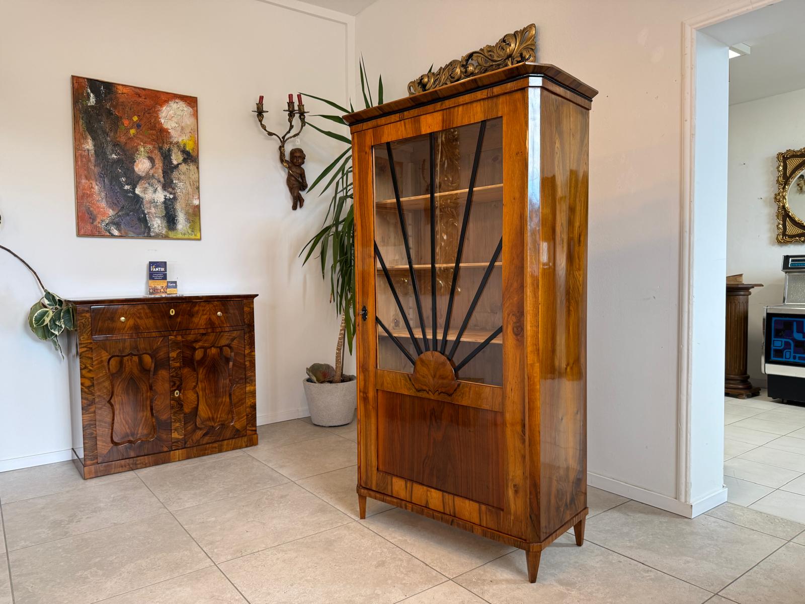 Sale Biedermeier Vitrine Sonnenvitrine Bücherschrank Bibliotheksschrank Nussholz D2477