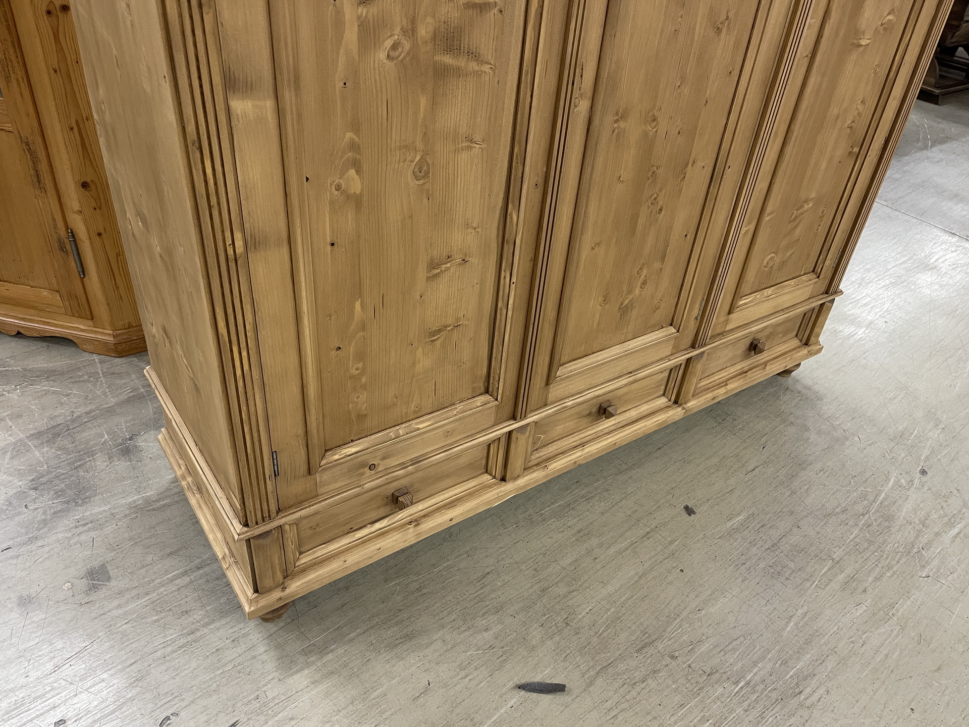 biedermeier-62 Vollholz Garderobenschrank Bauernschrank Kleiderschrank B2089