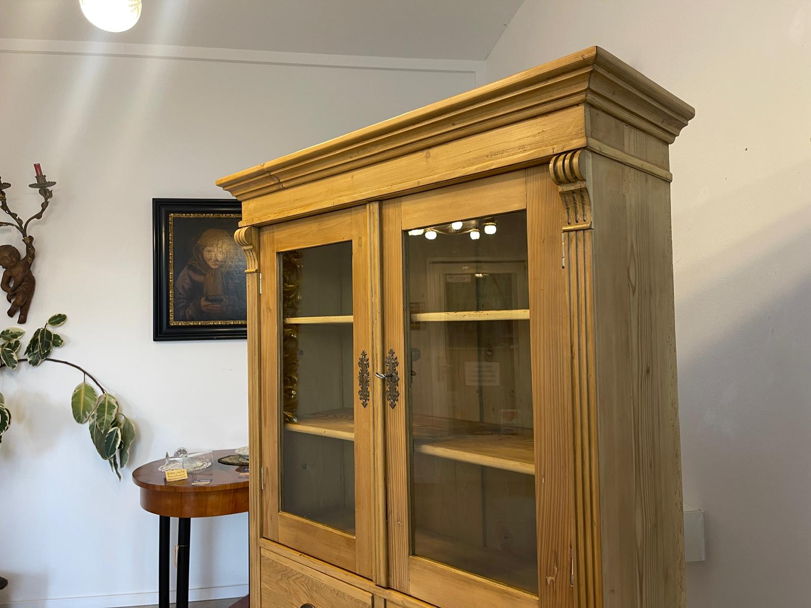 Bäuerliche Vitrine Bauernvitrine Naturholz Bücherschrank Bauernstube G1245