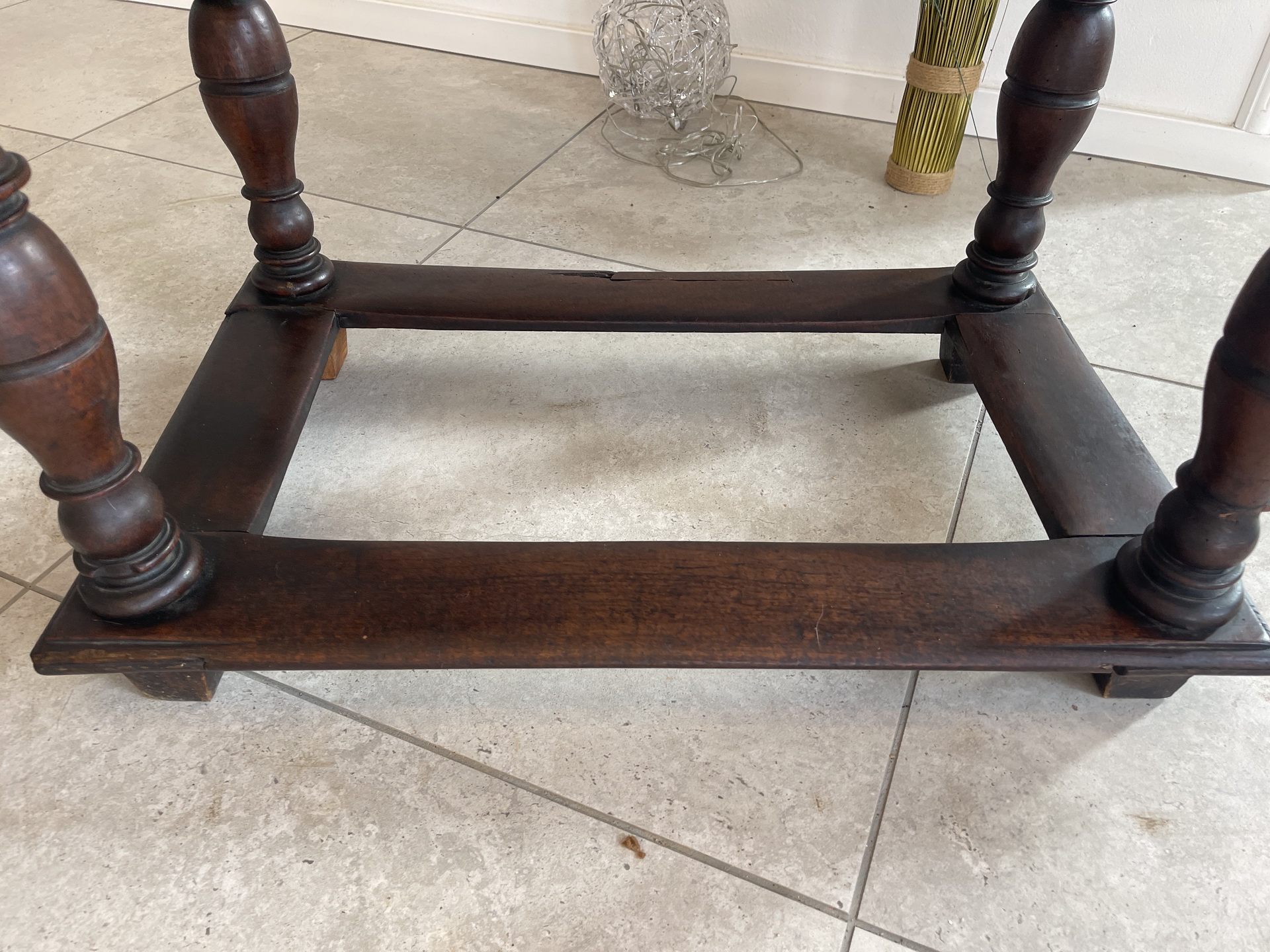 Barock-Biedermeier-180 Originaler Barock Beistelltisch Antik Spieltisch aus Nussholz A4195
