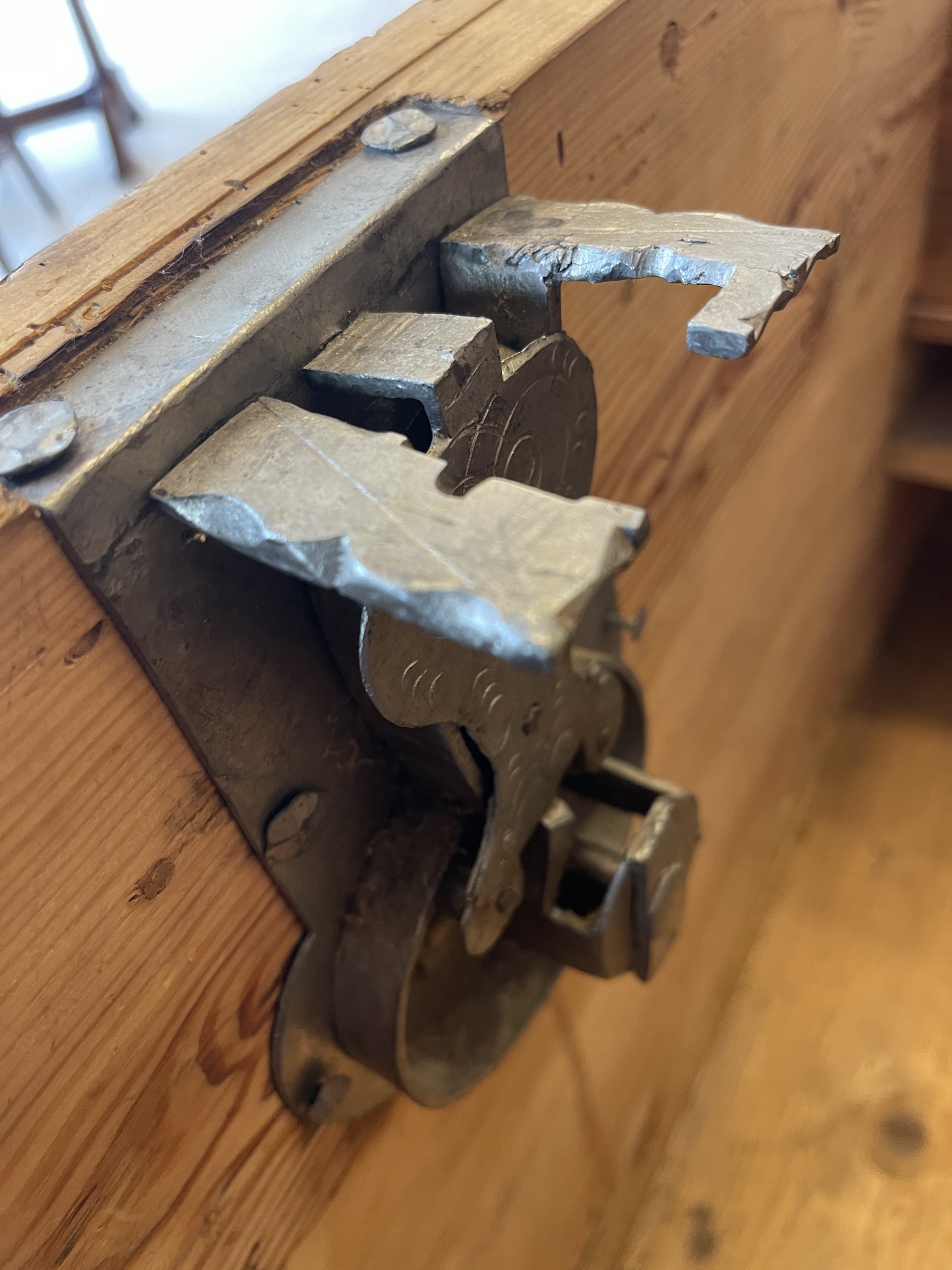 Barock-Biedermeier-124 Originale Barock Truhe Beschnitzt Naturholz A4190