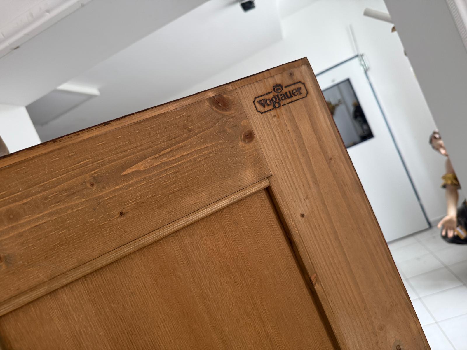 Originaler Voglauer Schrank Bauernschrank Anno 1800 Altgrün G2065
