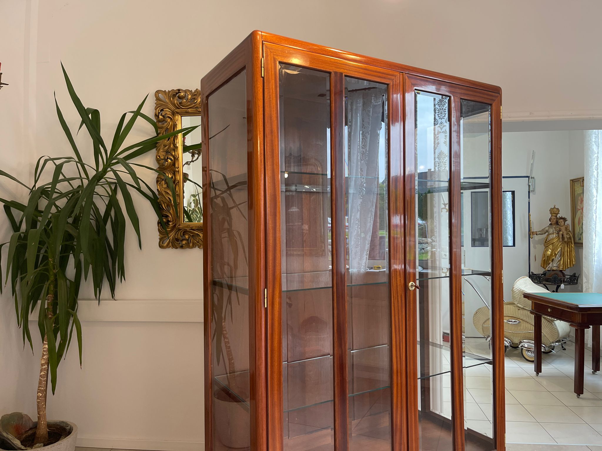 f4952144-99f5-43ca-95db-592b7715181d Restaurierter Jugendstil Glasschrank Bücherschrank Vitrinenschrank A4930