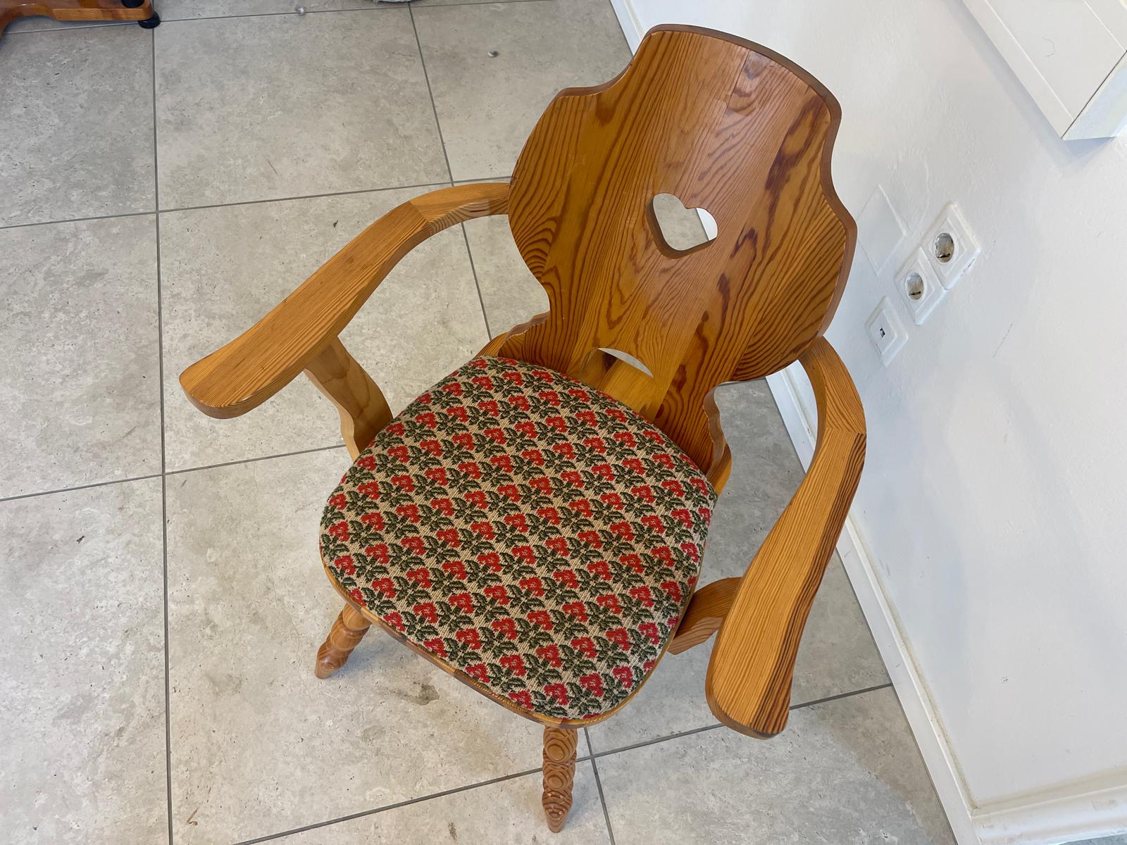 Bäuerlicher Bauernsessel Armlehnstuhl Stuhl Herzerlsessel G1208