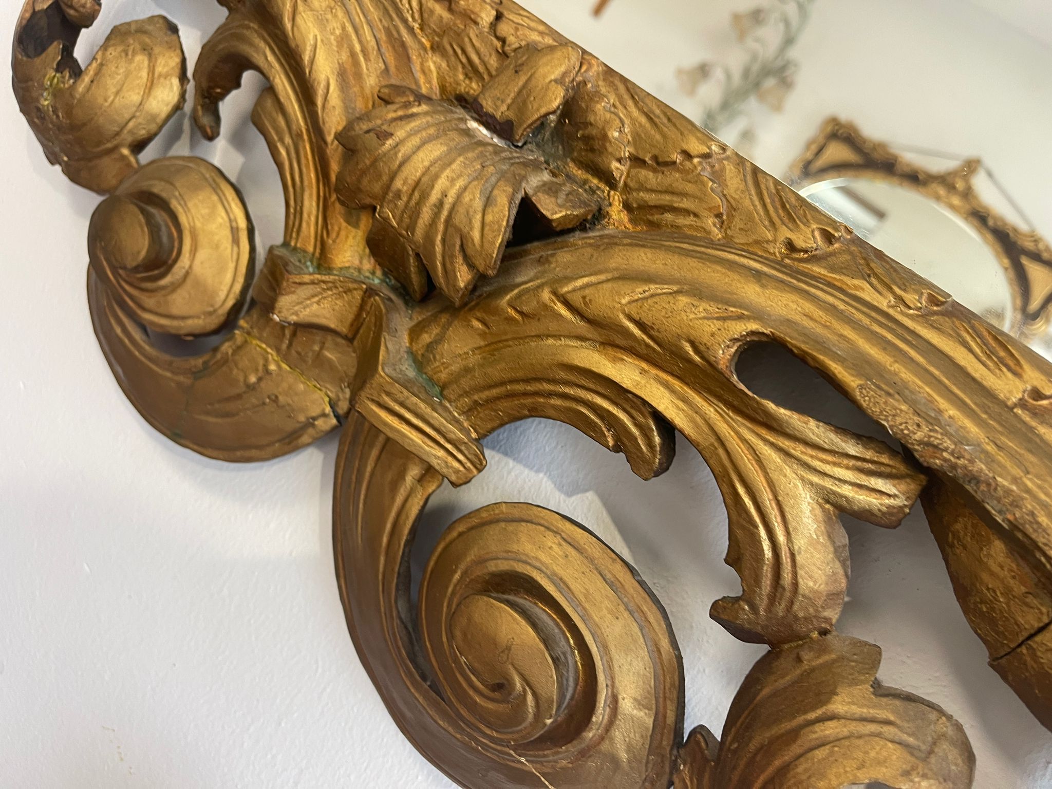 7a73738b-9019-480b-8773-e8e0245a0625 Florentiner Spiegel Akanthusblattschnitzkunst A4936