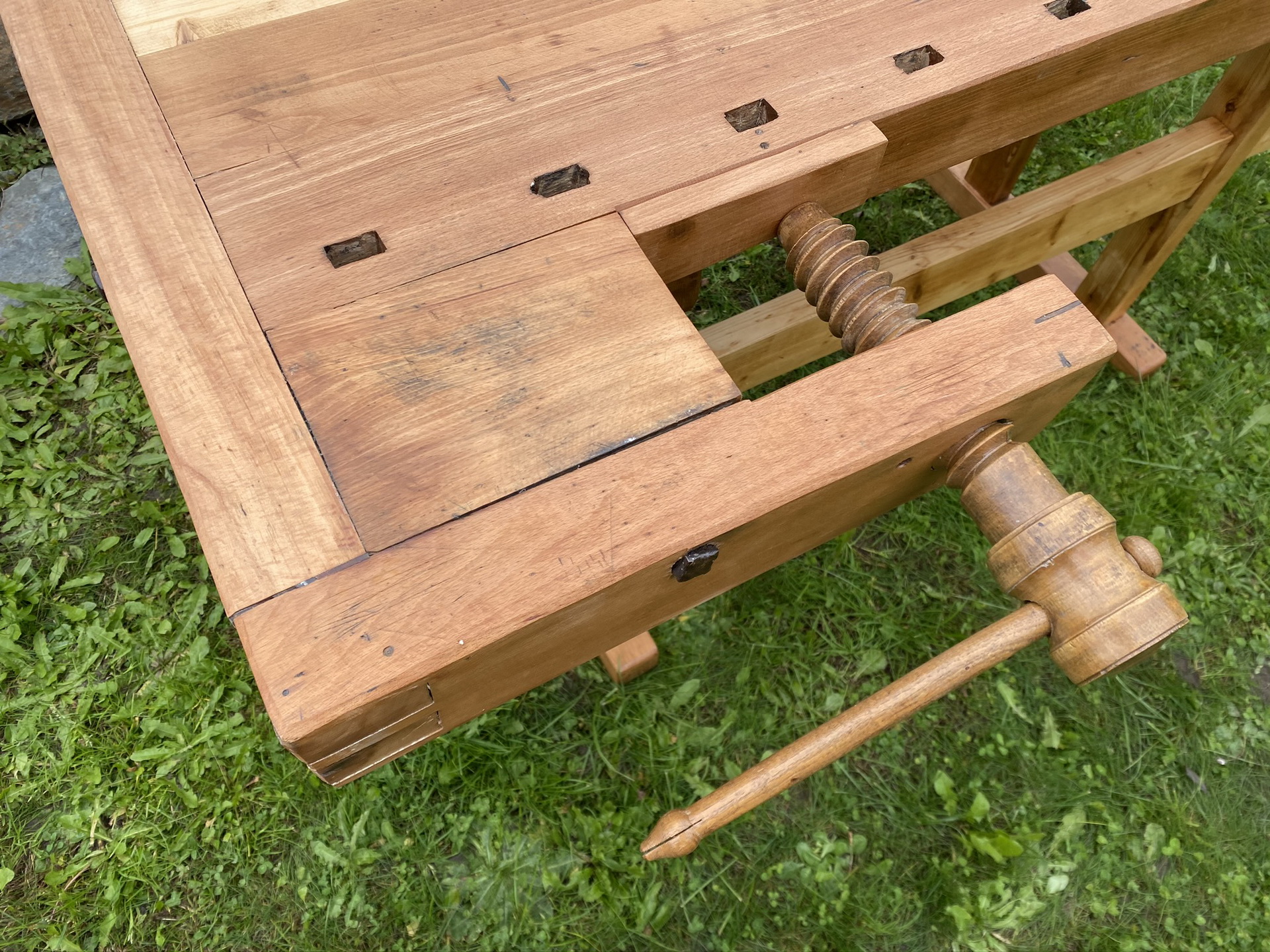 urige alte Hobelbank, Werkbank, Tisch restauriert - breite 201cm E2053