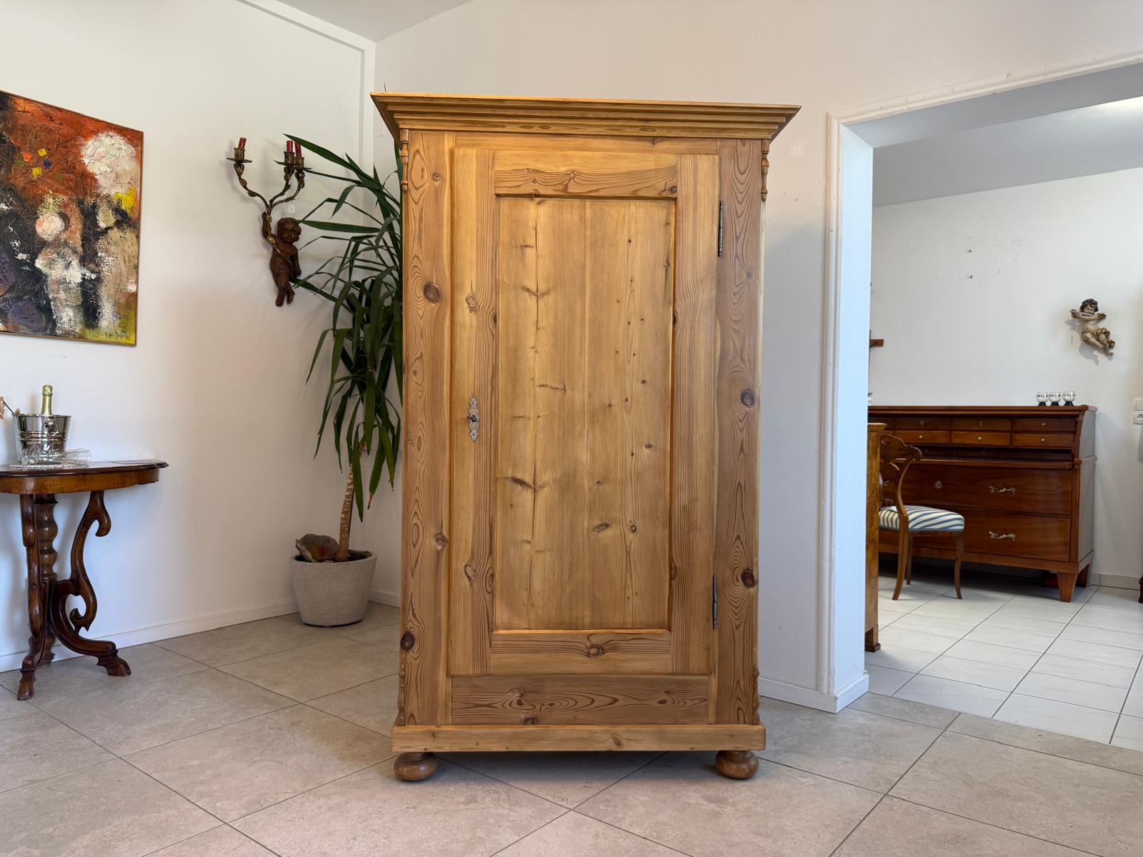 Originaler restaurierter Biedermeier Bauernschrank Naturholzschrank G1793