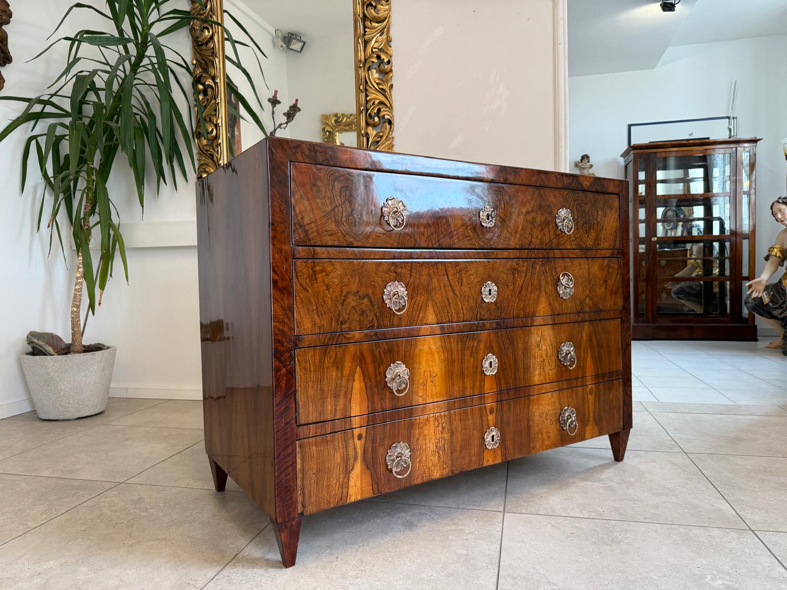 Restaurierte Biedermeier Kommode 4 Ladenkommode Nussholz G2211