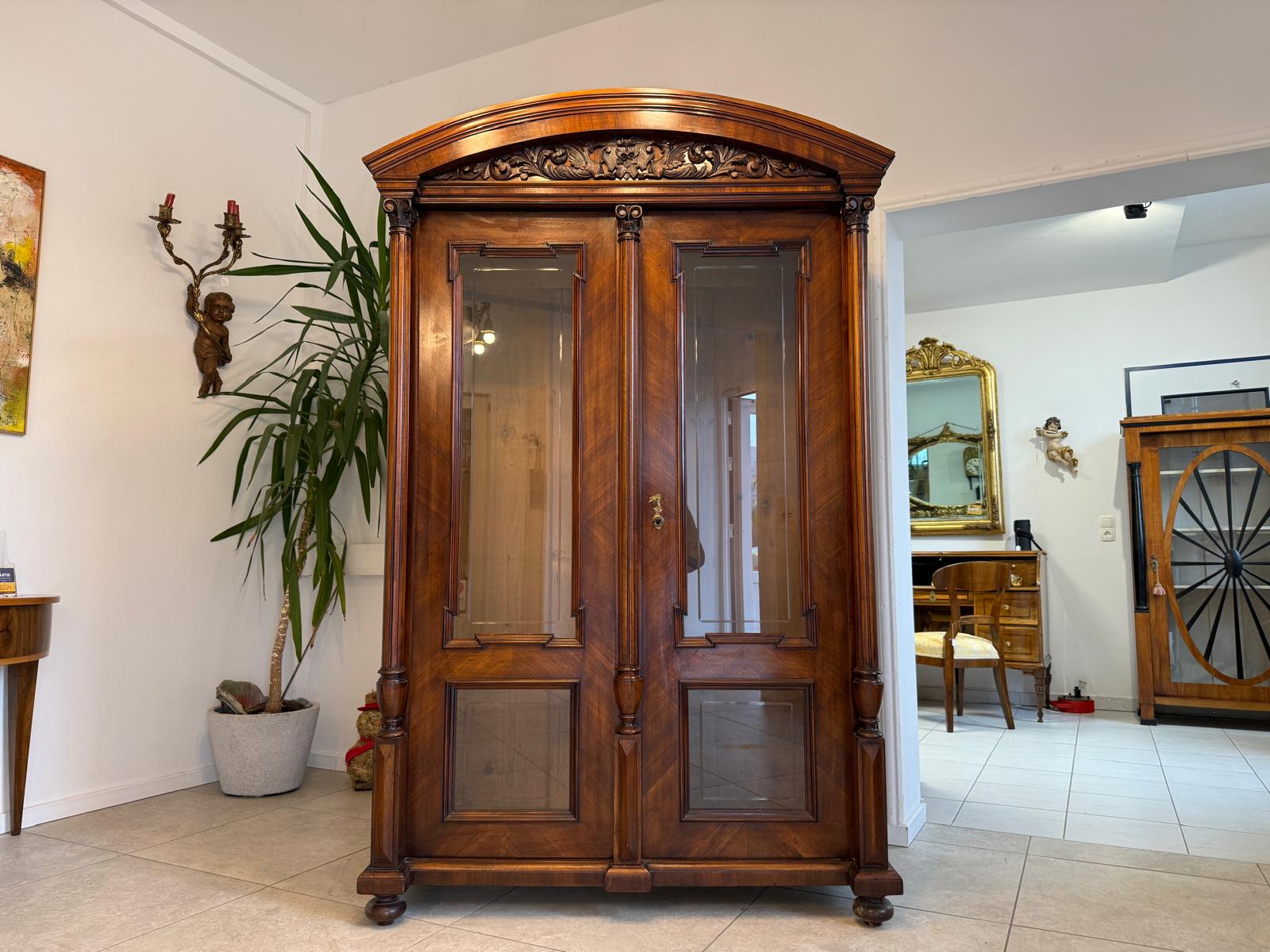 Gründerzeit Vitrinenschrank Bücherschrank Nussholz Furniert G2395