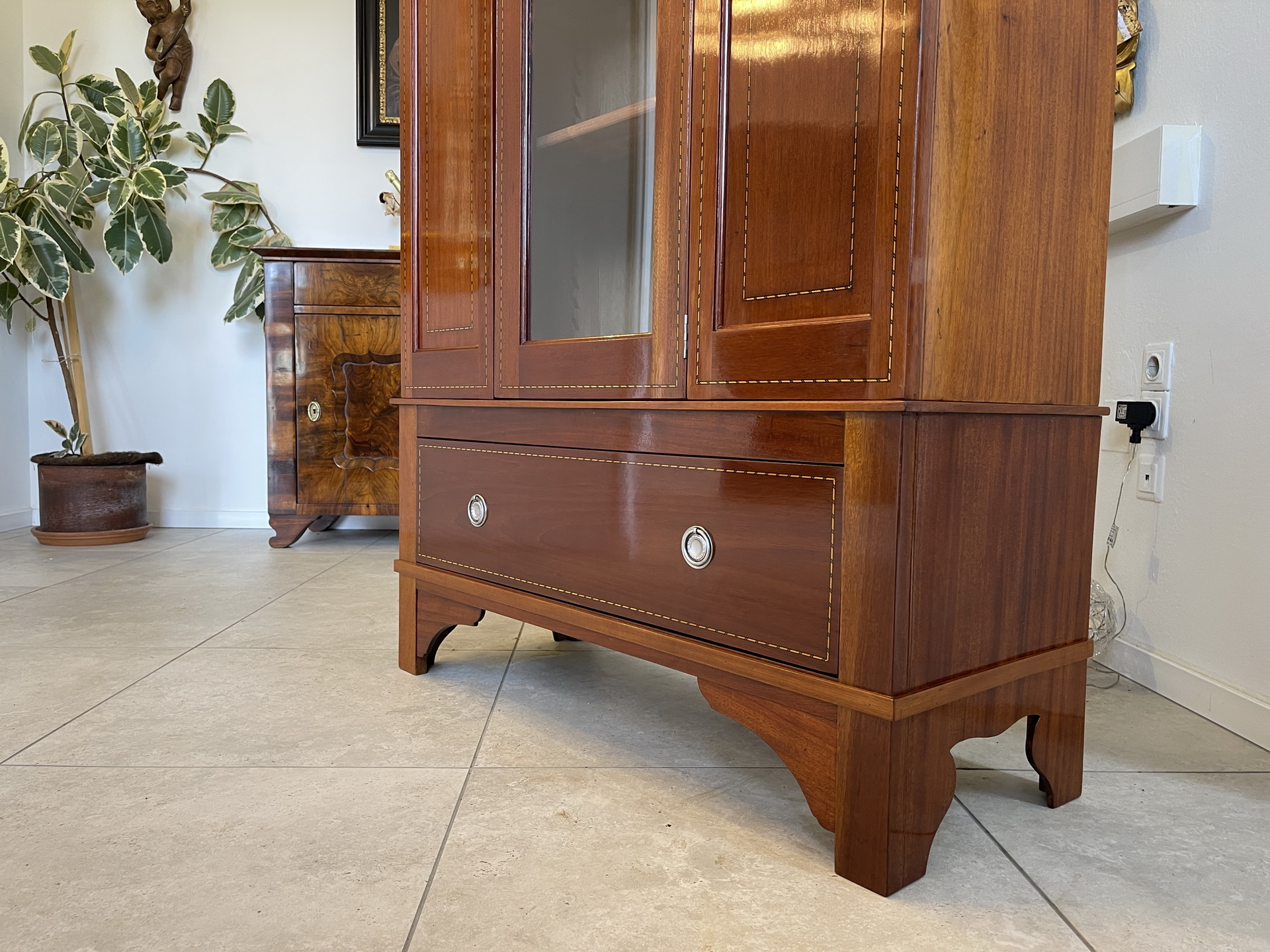 Buaernschrank-Kasten-69 Restaurierter Jugendstil Garderobenschrank Vitrinenschrank A4161