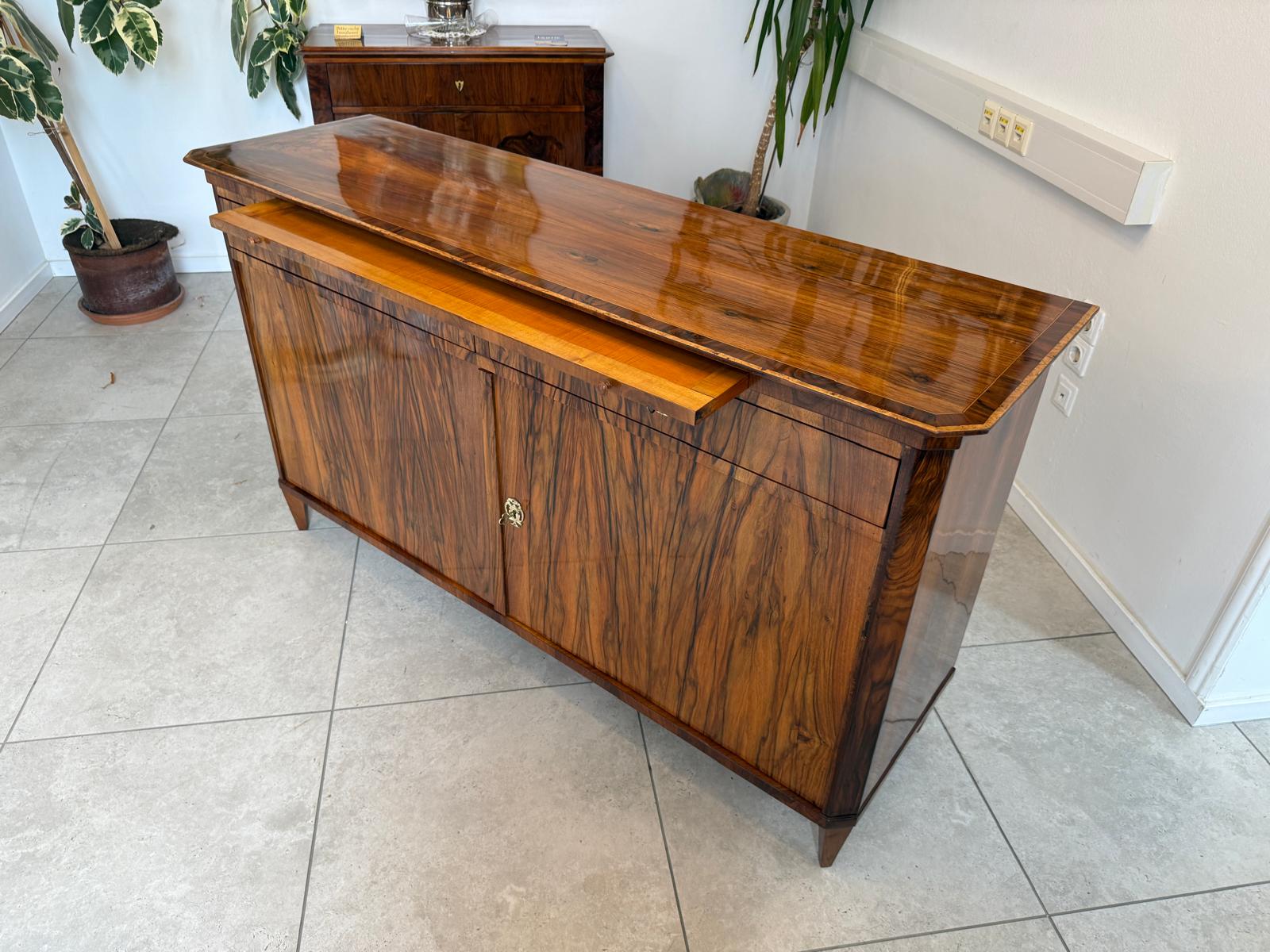 Restaurierte Biedermeier Anrichte Sideboard Antiquität Nussholz G1836-1