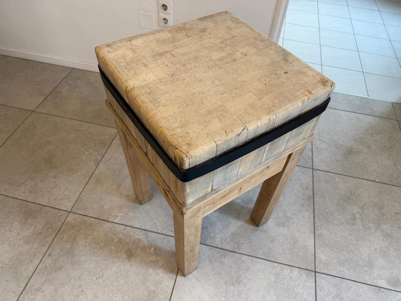 Ländlicher Bauerntisch Hacktisch Tisch Beistelltisch Antik G2263