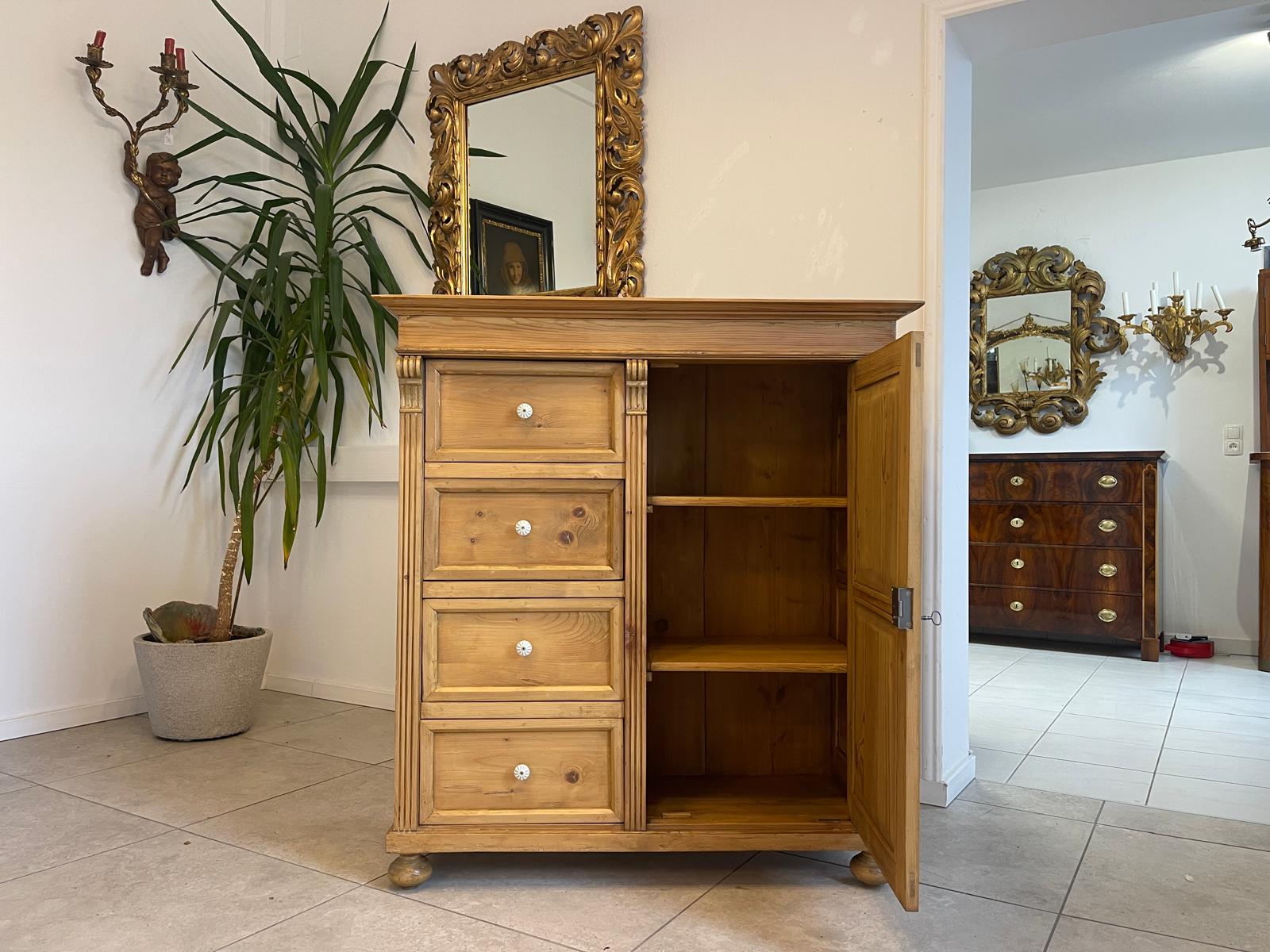 ALTER uriger Brotschrank Almerschrank Speiskasten Bauernmöbel Bauernkasten A5474