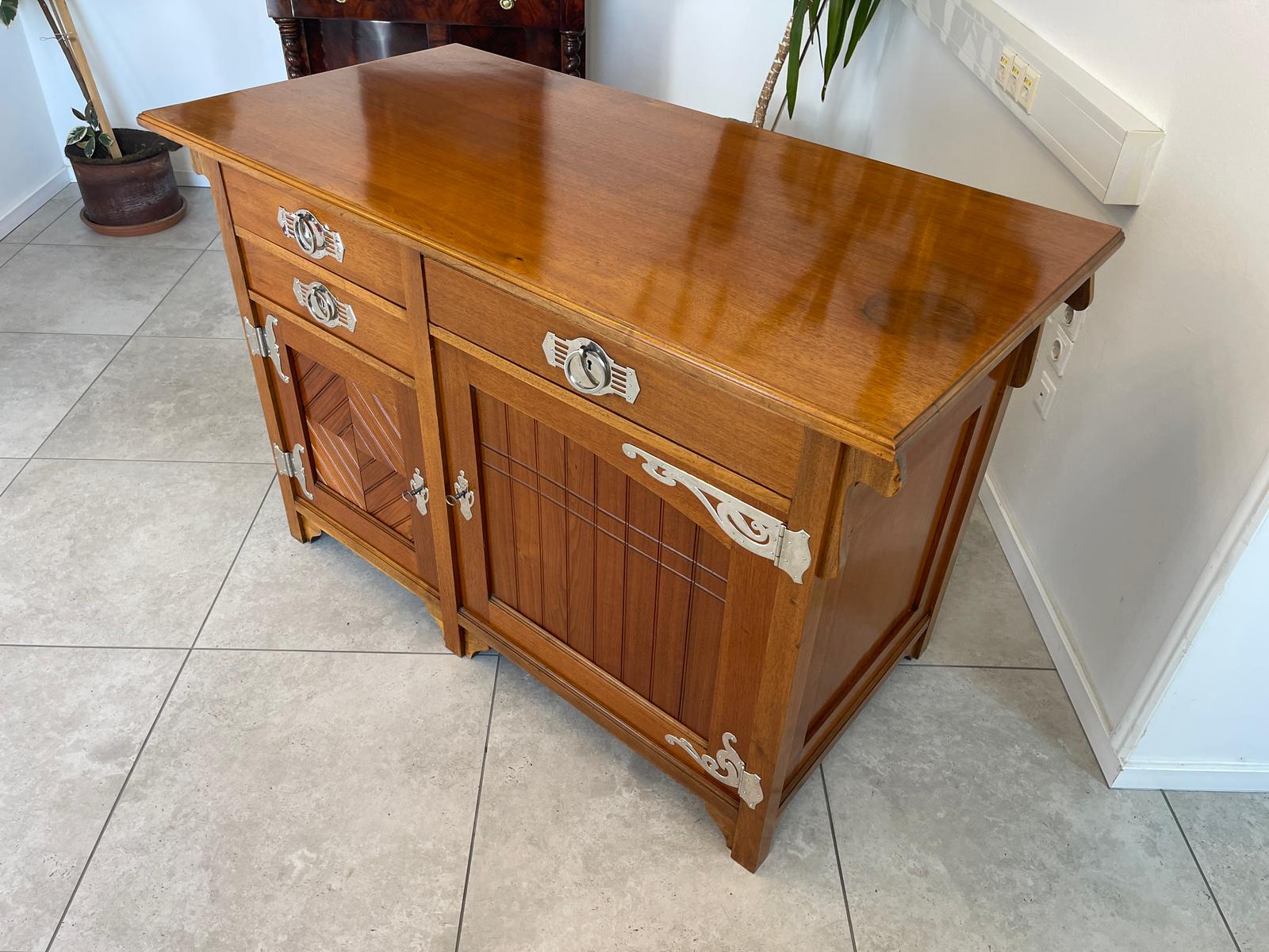 52822231-c86b-4c1c-b884-9dd85680d4f1 Restaurierte Jugendstil Anrichte Sideboard Antik Vintage Traum A4986