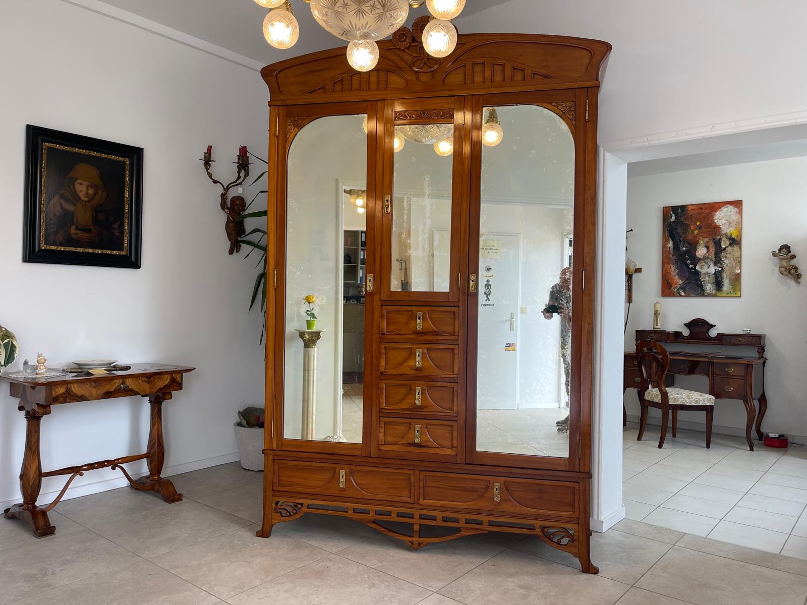 Geräumiger Jugendstil Glasschrank Kleiderkasten Schrank Garderobenschrank G1351